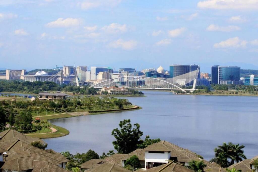 Lakeview Duplex Apartment Free WiFi and Netflix photo 8