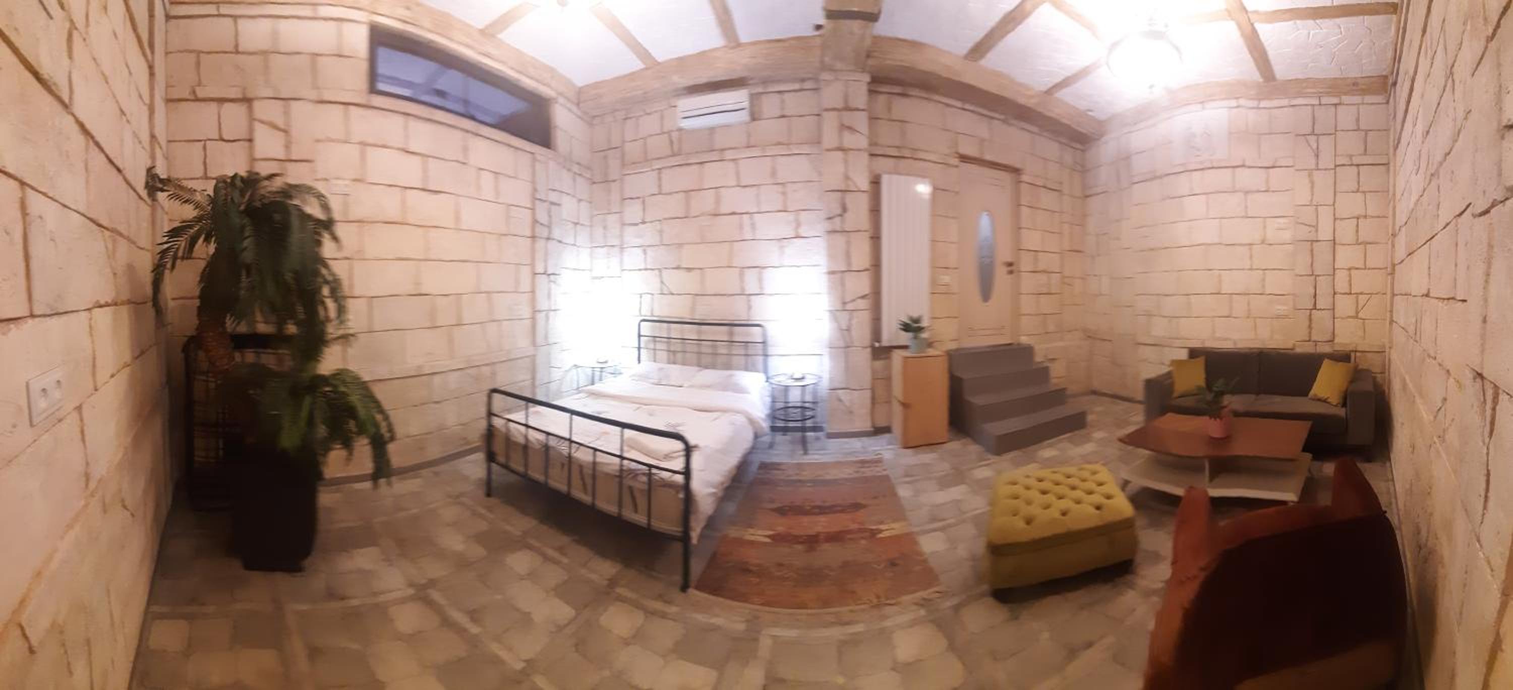 Retro Hostel & Tours