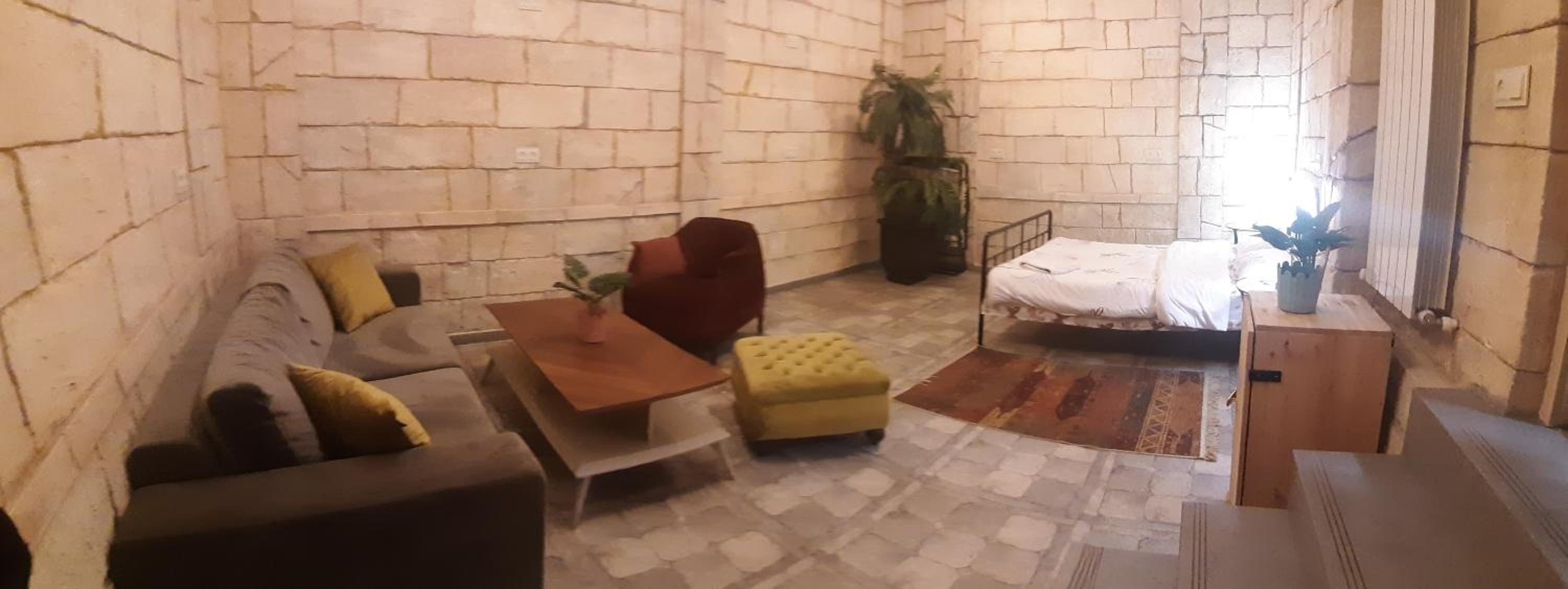 Retro Hostel & Tours