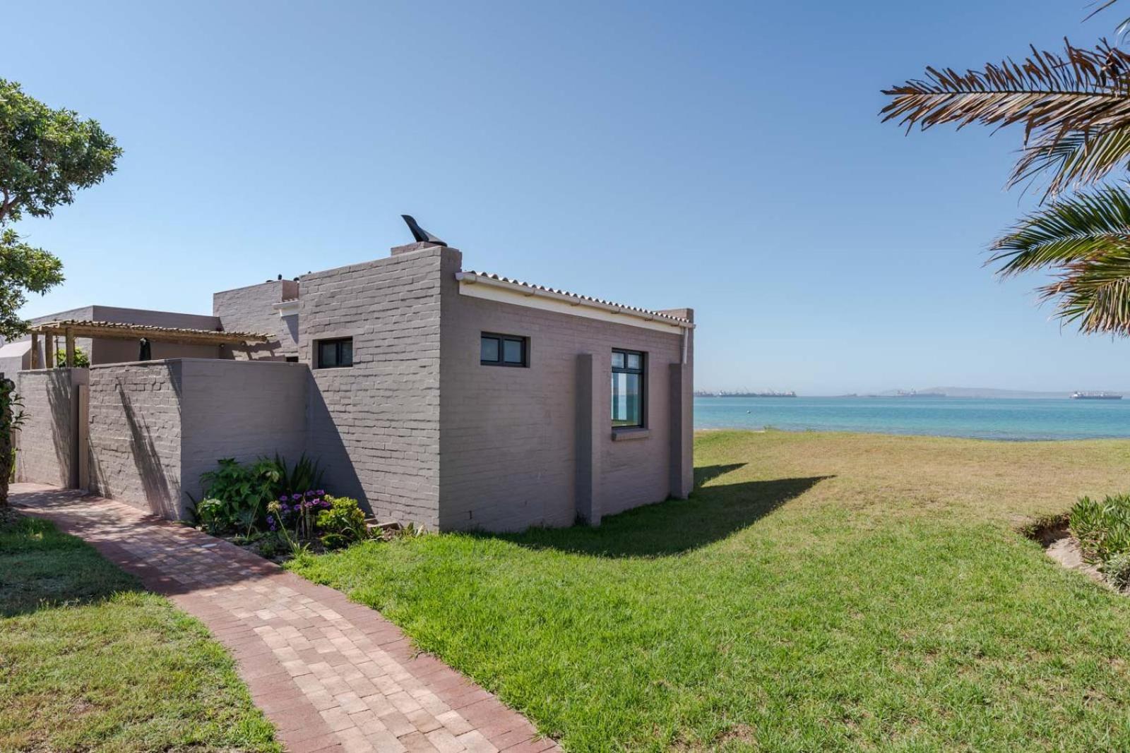 Blue Bay Lodge