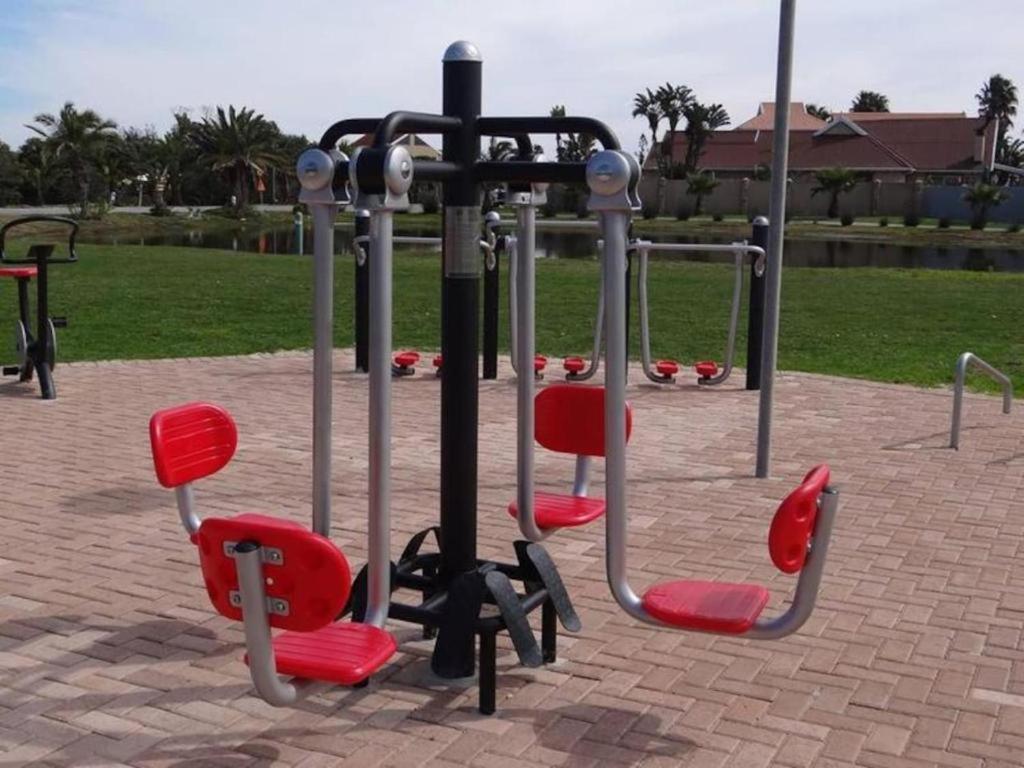 Knockoff at Kingston Place Marina view 5