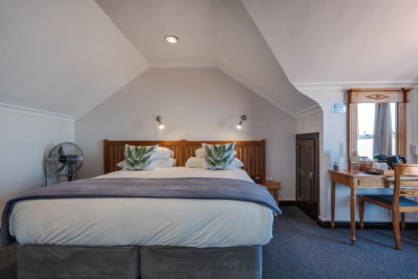 Blue Bay Lodge