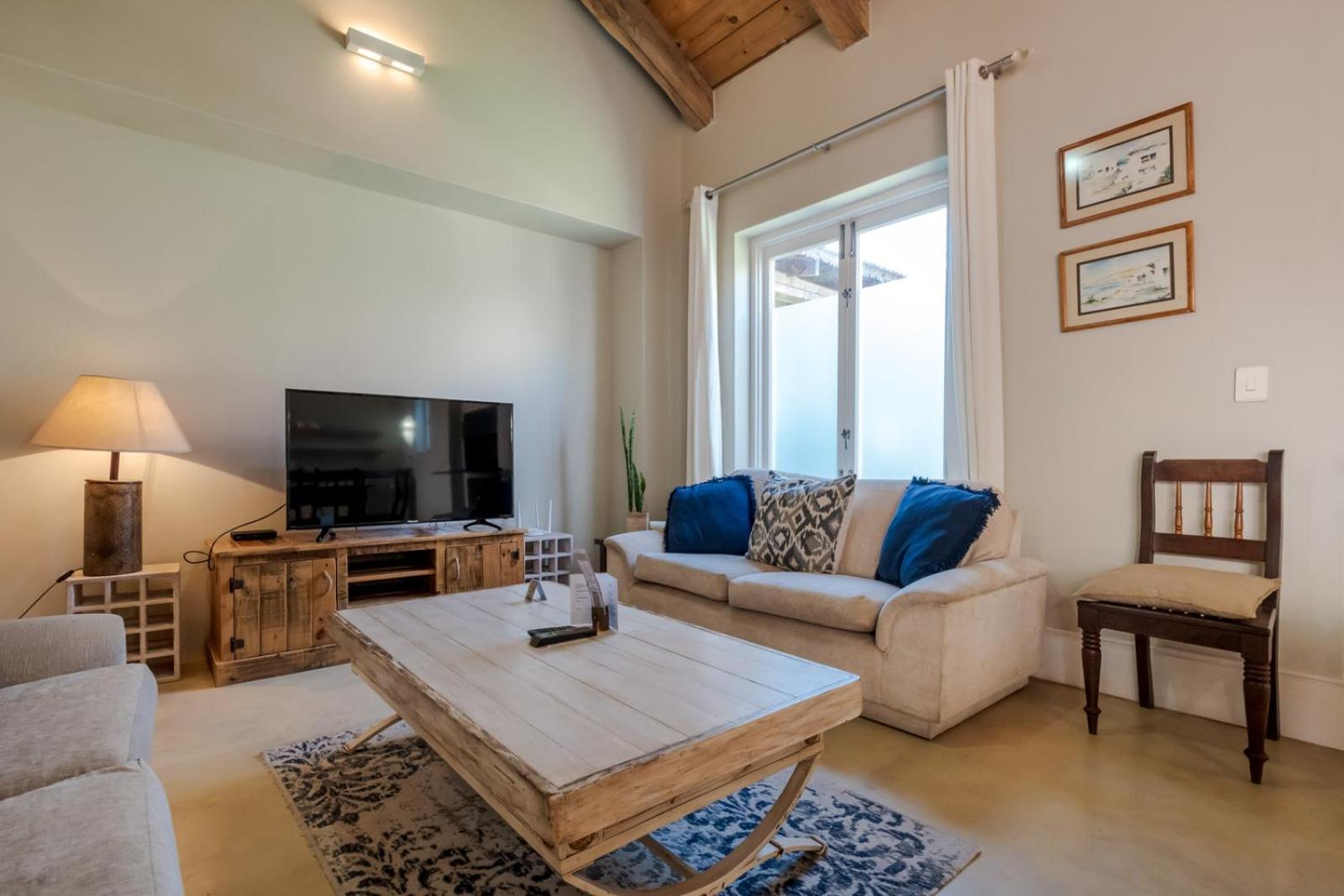 Blue Bay Lodge