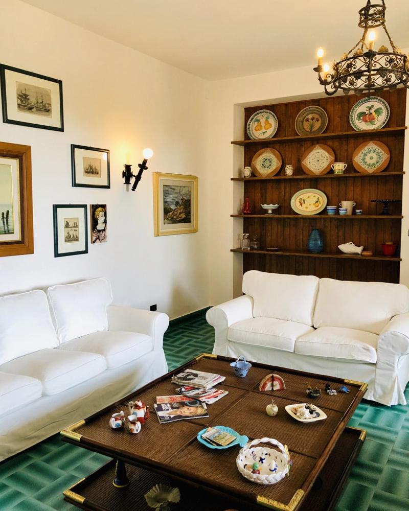 Villa Luigina - seafront villa in Capo d'Orlando view 4