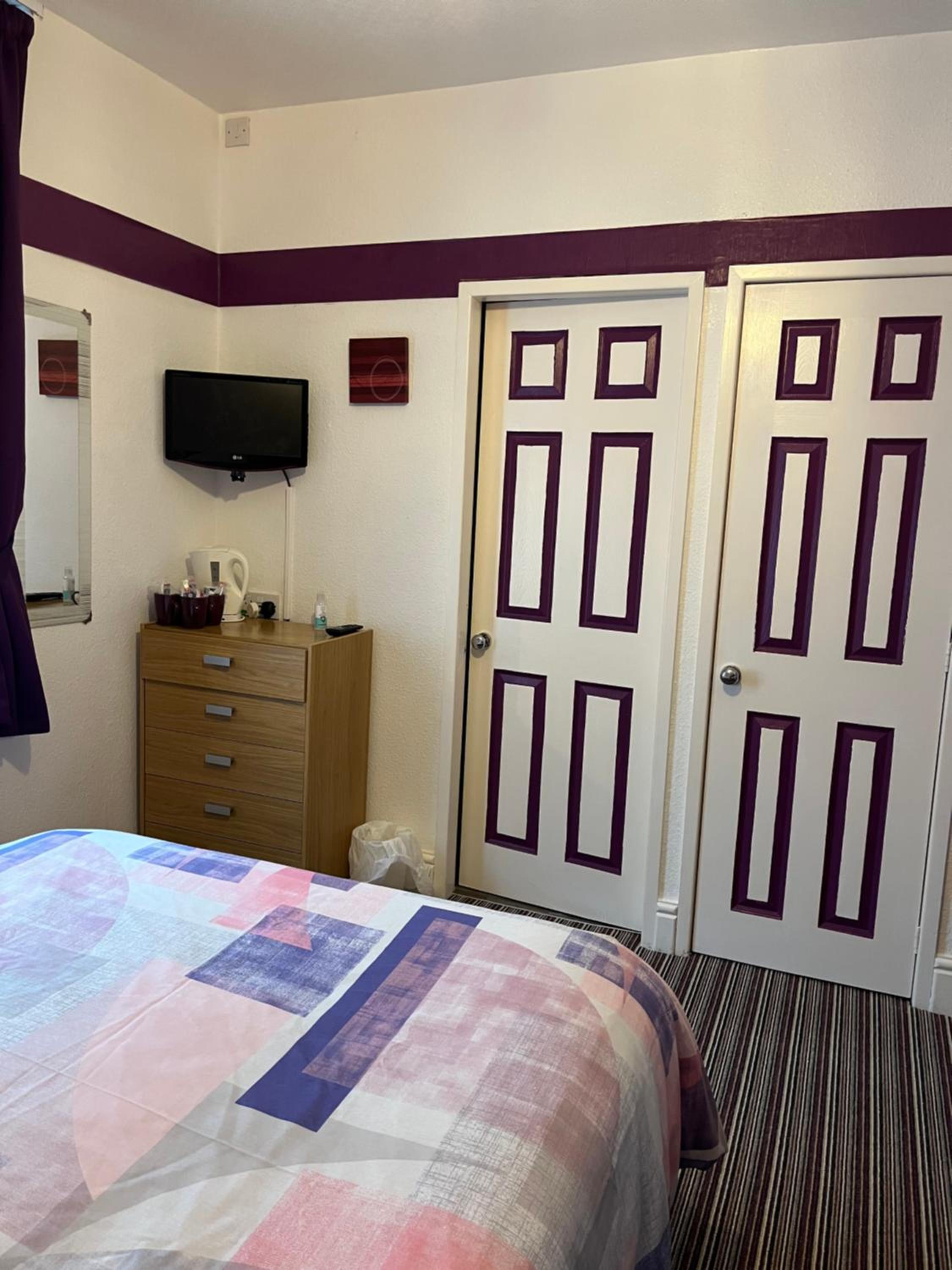 Alondra Hotel