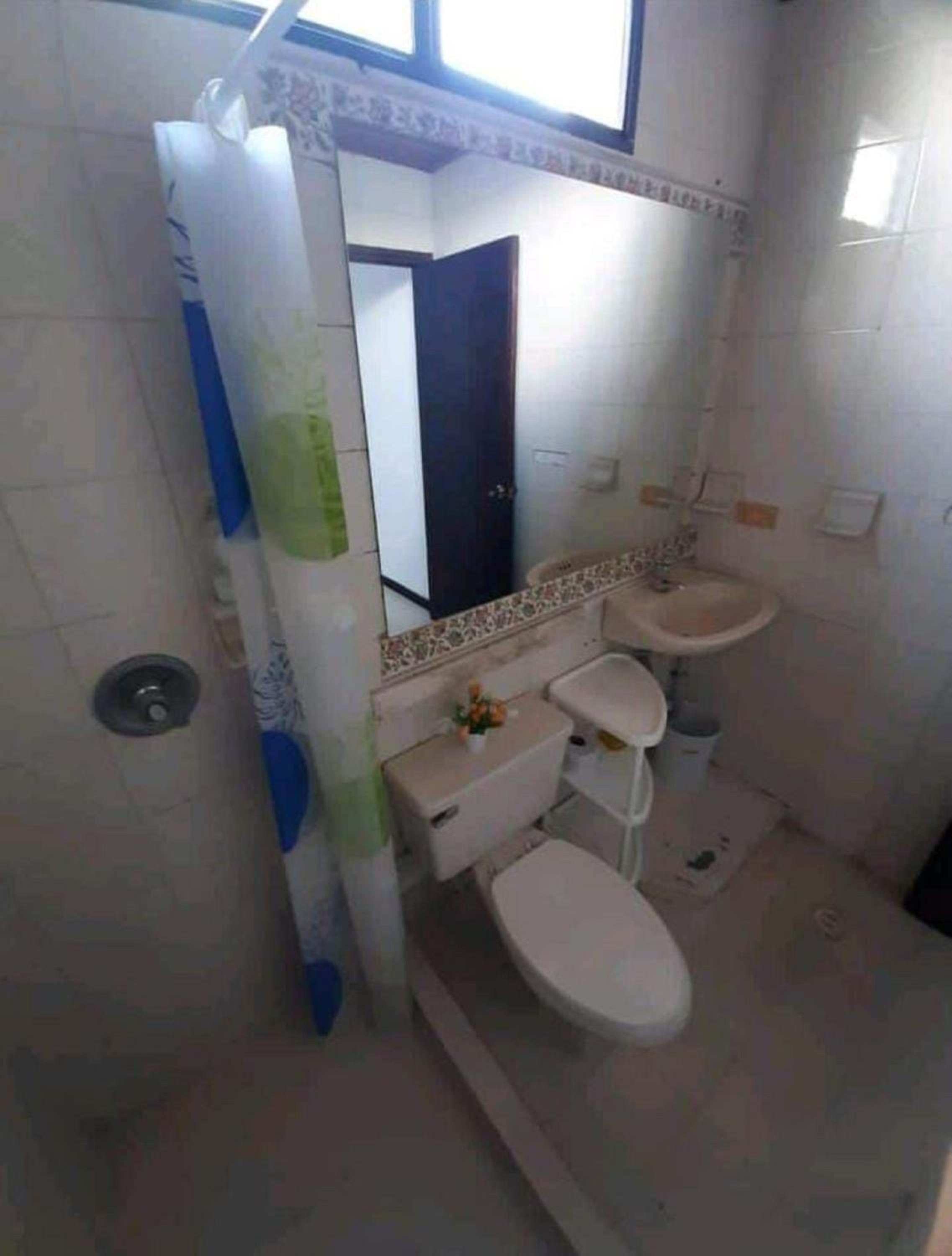 1IF2-6 APARTAMENTO EN CARTAGENA CERCA AL MAR CON AIRE ACONDICIONADO Y WIFi