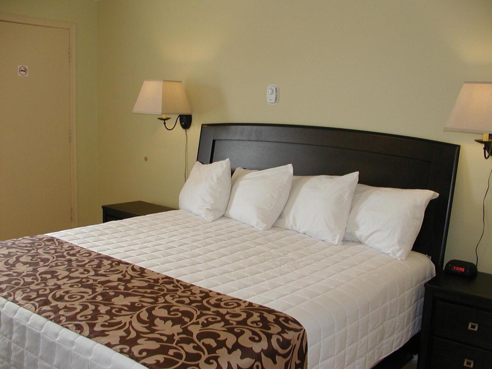 Almo Court Motel