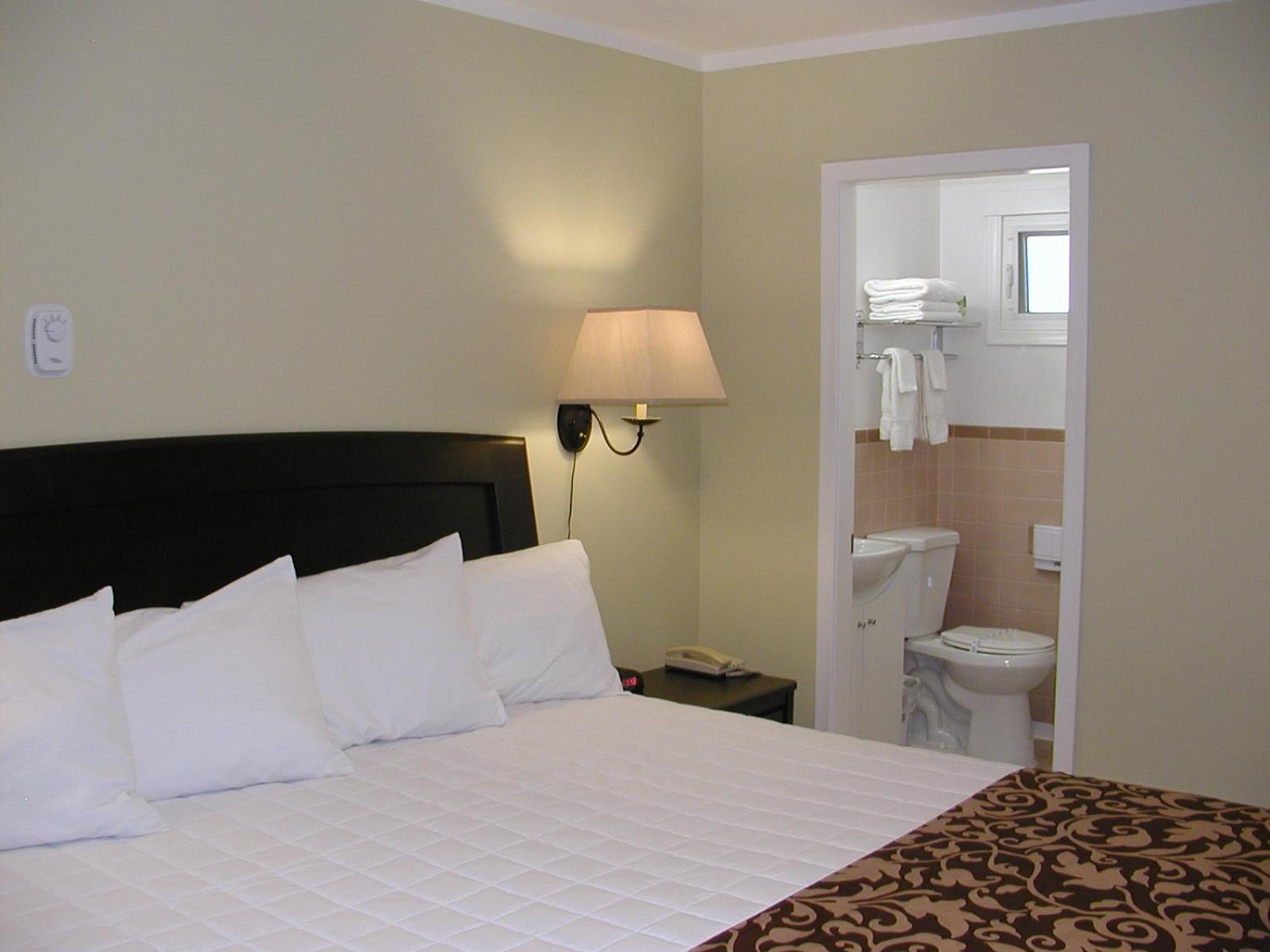 Almo Court Motel