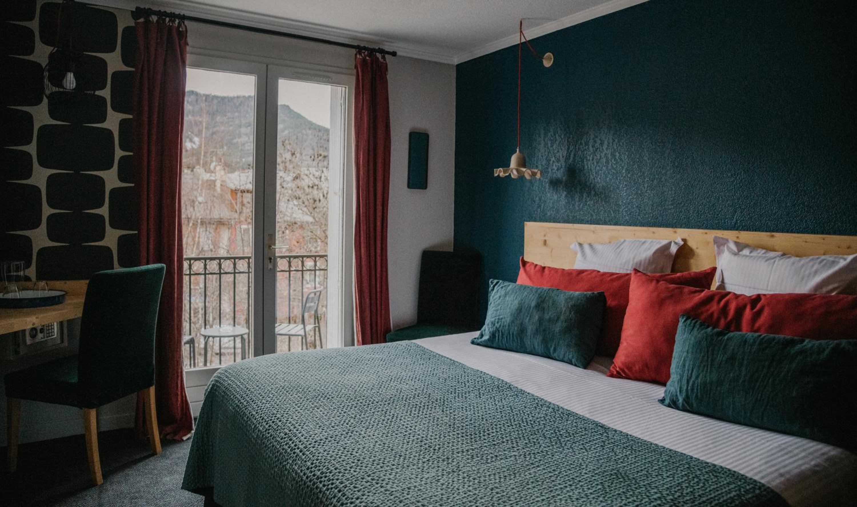 Hotel Spa Azteca Barcelonnette, hotel con spa en Barcelonnette — hotel room