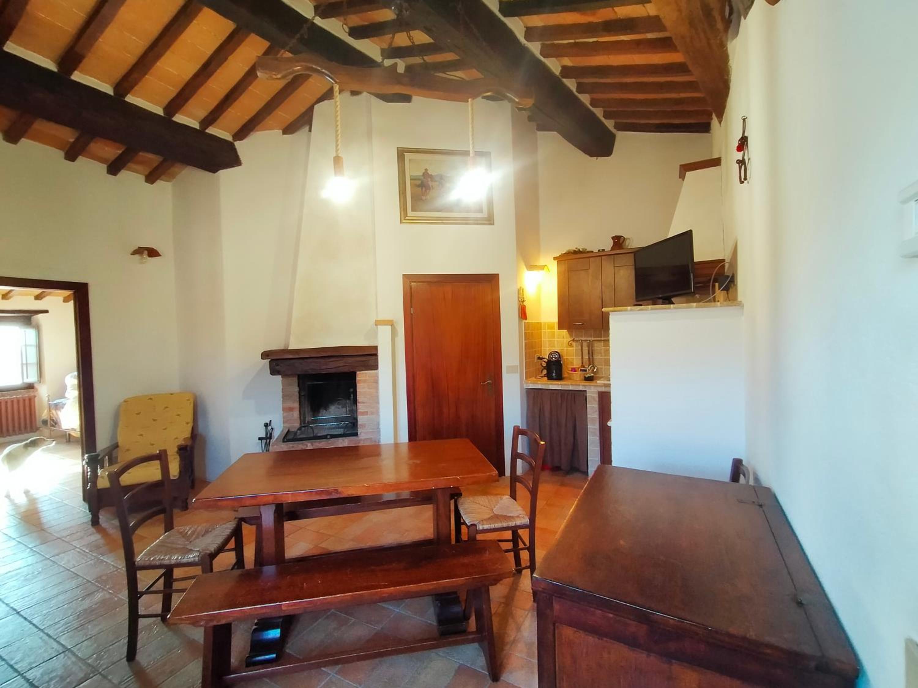 Il Borgo Del Lupo Relax Family Apartments in Tuscany with Restaurant & Swimming Pool