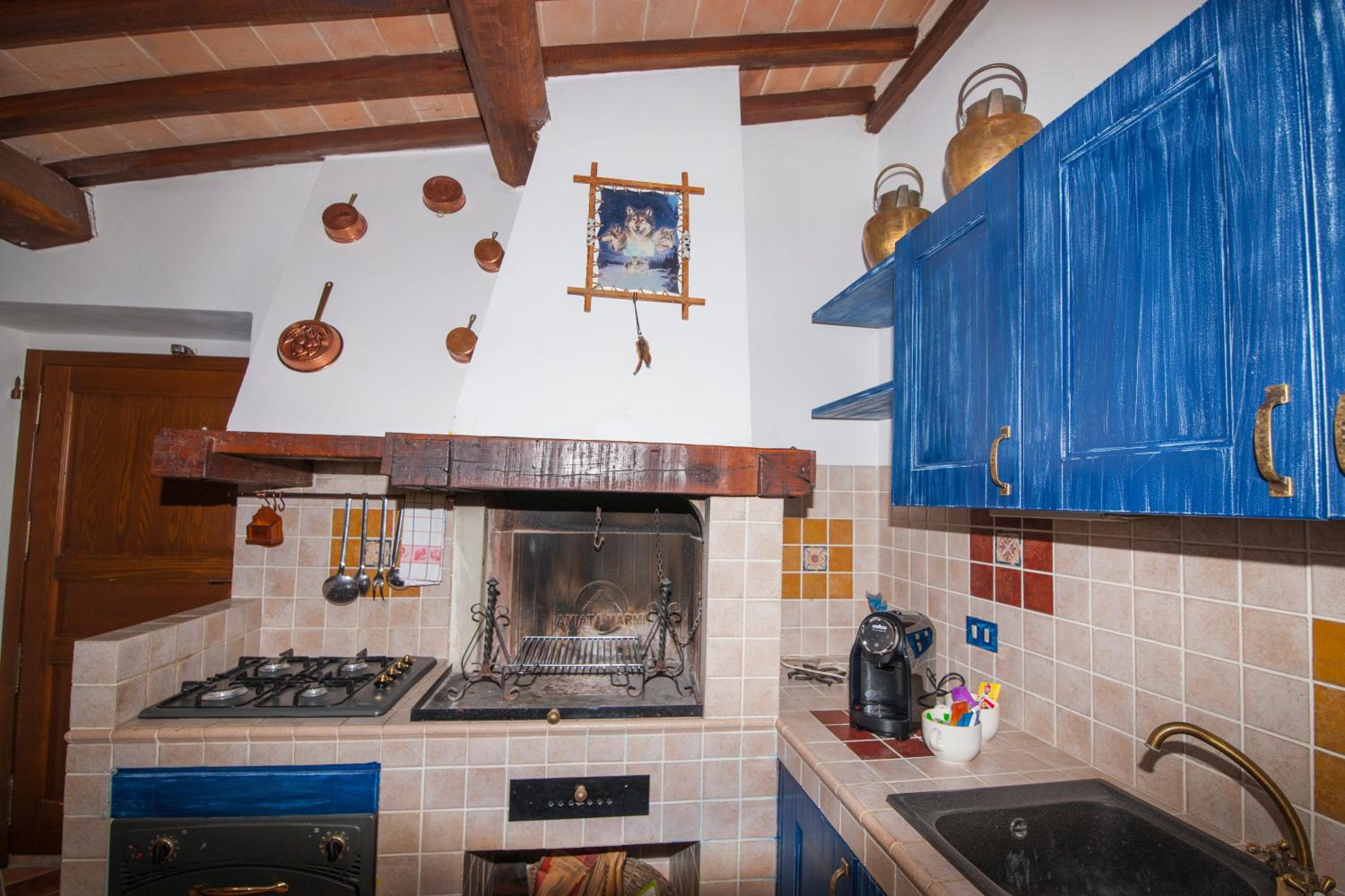 Il Borgo Del Lupo Relax Family Apartments in Tuscany with Restaurant & Swimming Pool