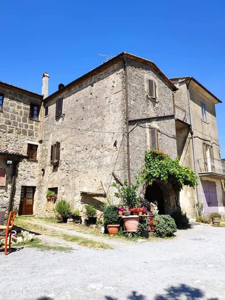 Il Borgo Del Lupo Relax Family Apartments in Tuscany with Restaurant & Swimming Pool