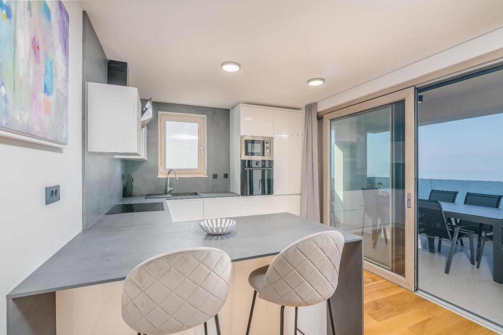 Villa Njivice Apartment Ema