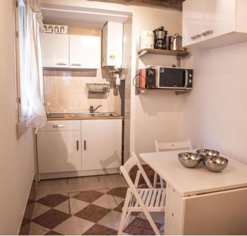 SALAMON GUEST HOUSE