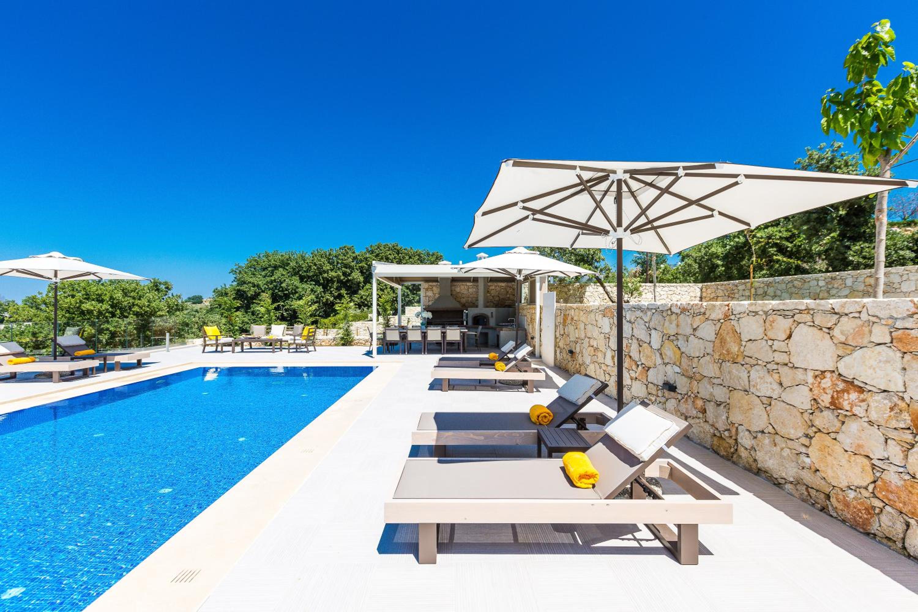 Luxury Cretan Villas with private pools view 4