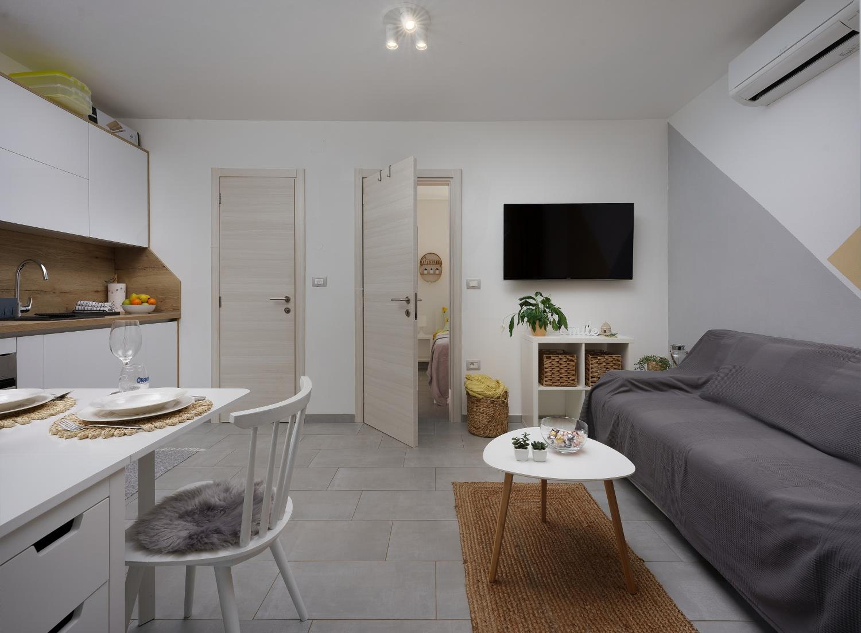 Apartments Elena Tia view 4