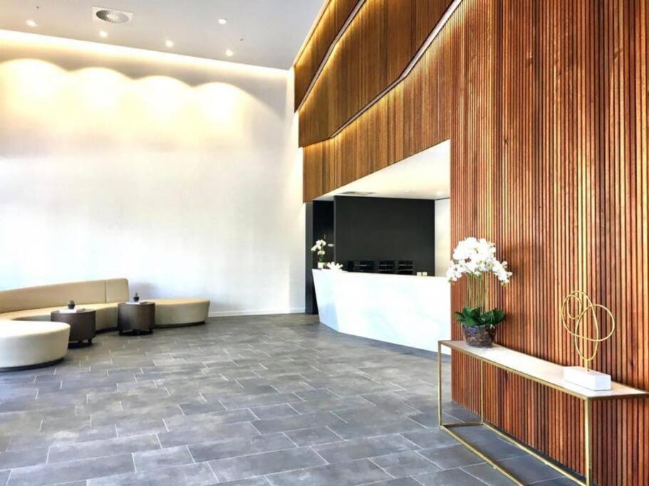 Southbank Apartment with pool Brisbane CBD Hosted by Homestayz