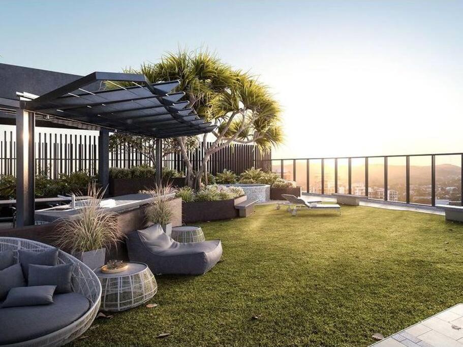 Southbank Apartment with pool Brisbane CBD Hosted by Homestayz