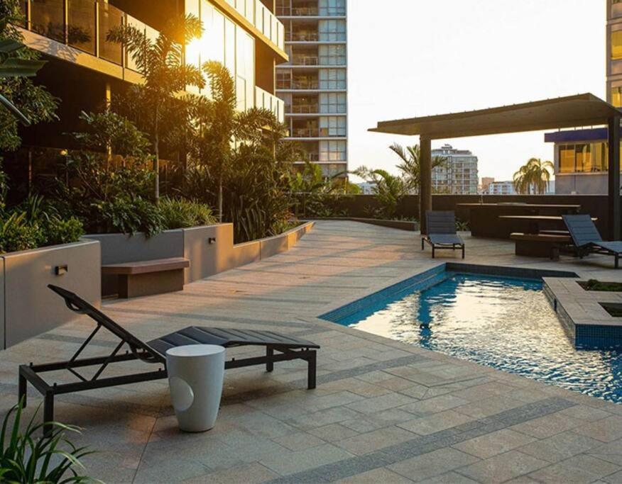 Southbank Apartment with pool Brisbane CBD Hosted by Homestayz