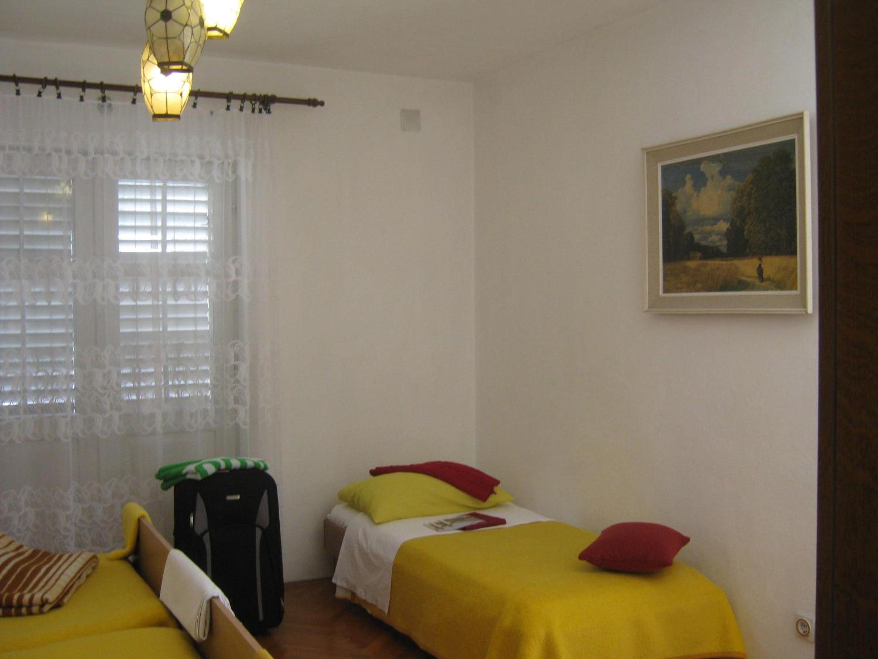 Apartments and Rooms Artemida