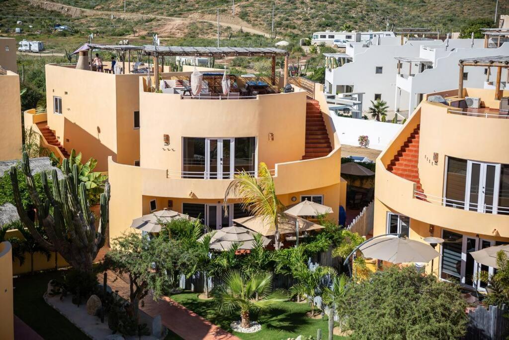 AS SEEN ON HGTV-2 Bedroom + Private Rooftop & Pool view 4