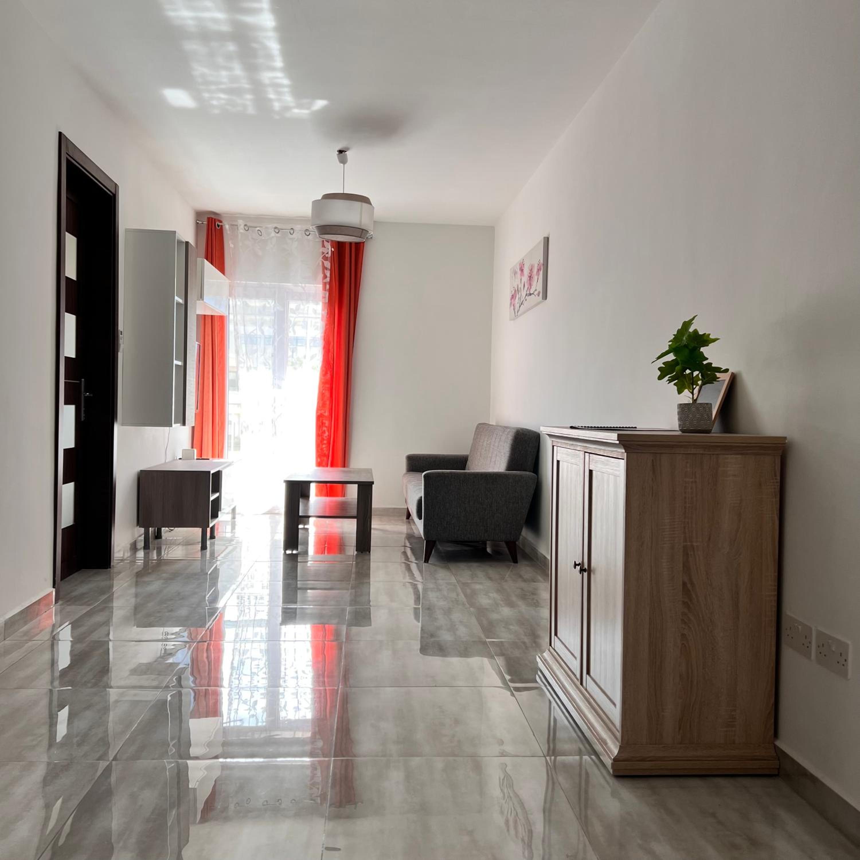 F4 Room 1, Private Double room with private bathroom and balcony view 5