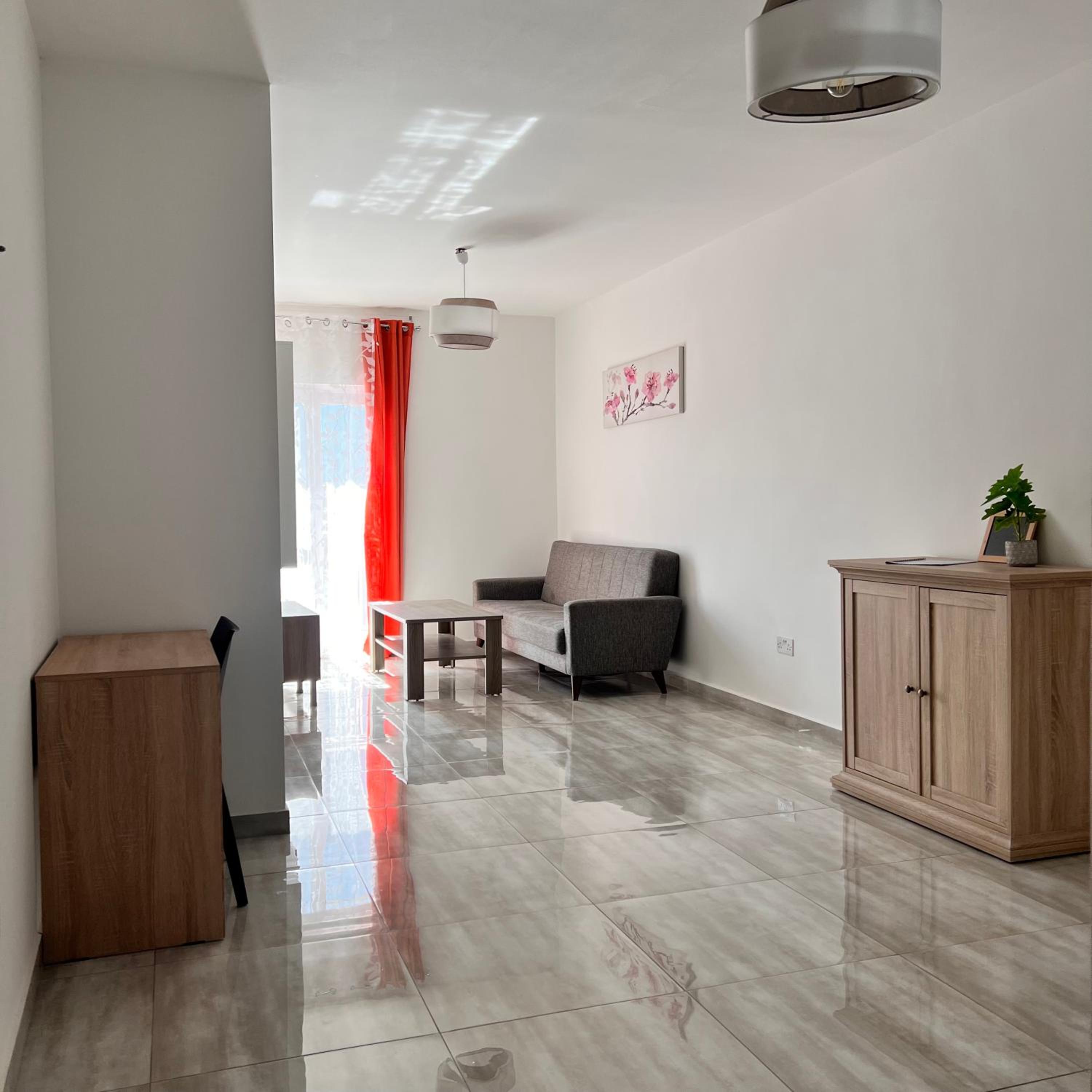 F4 Room 2, Private Room two single beds shared bathroom view 5