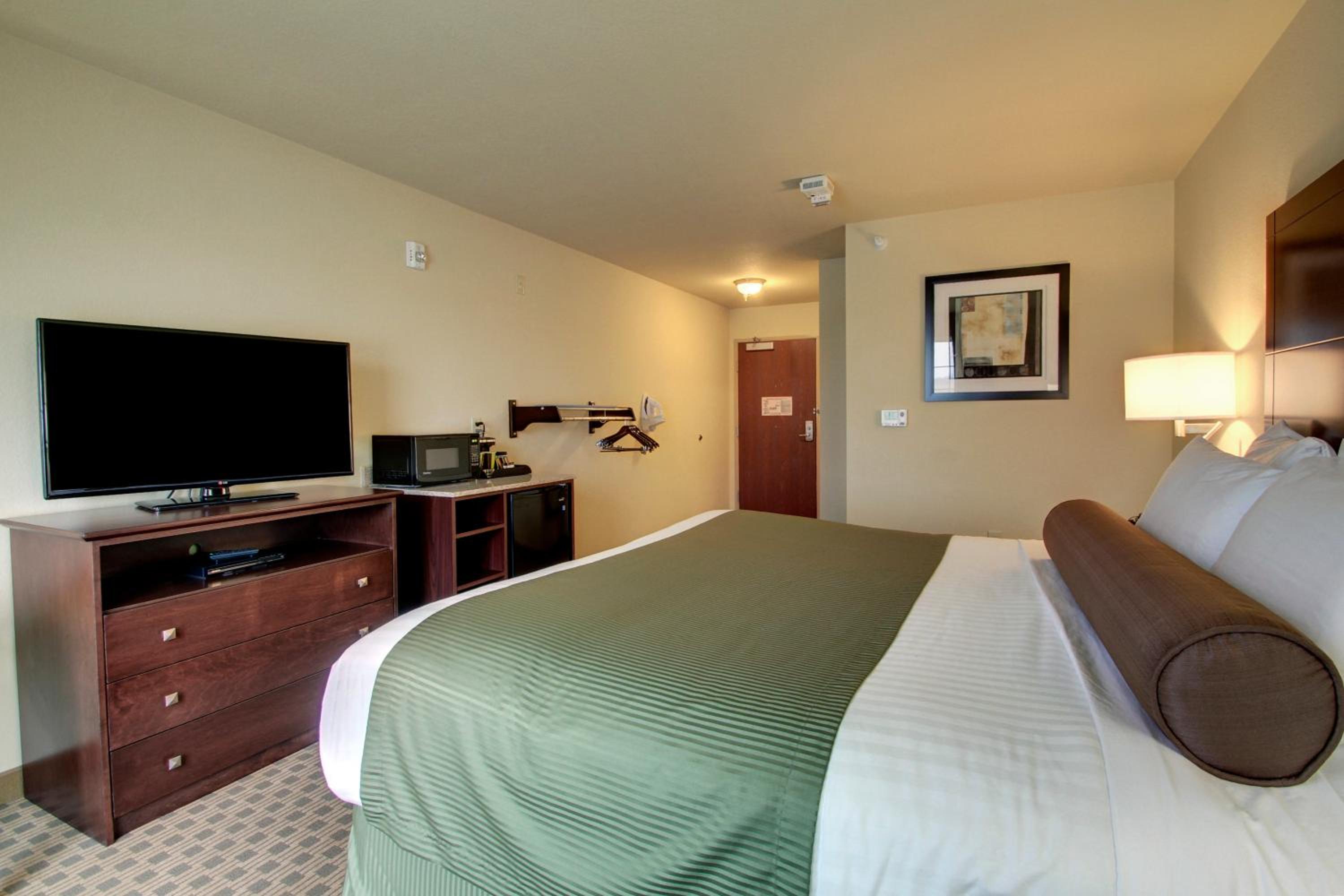 Cobblestone Inn & Suites Steele