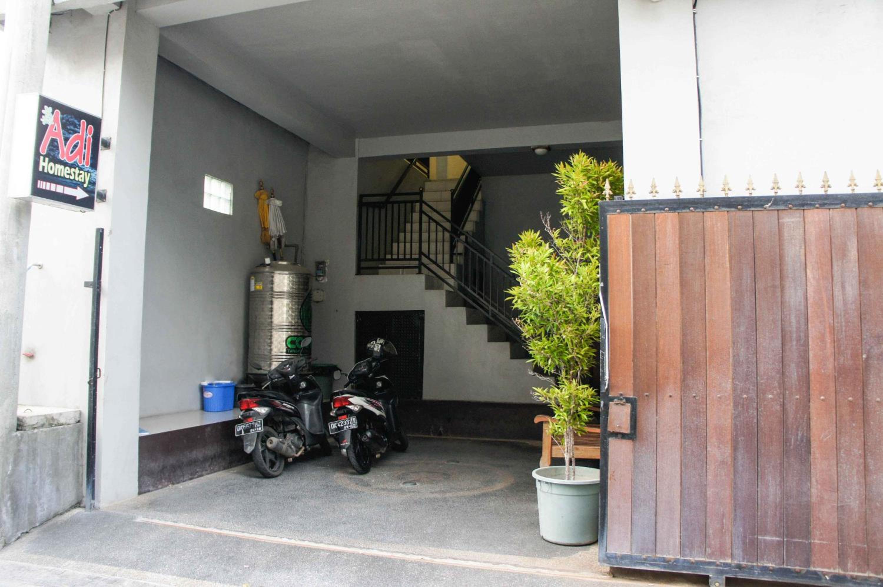 Adi Homestay