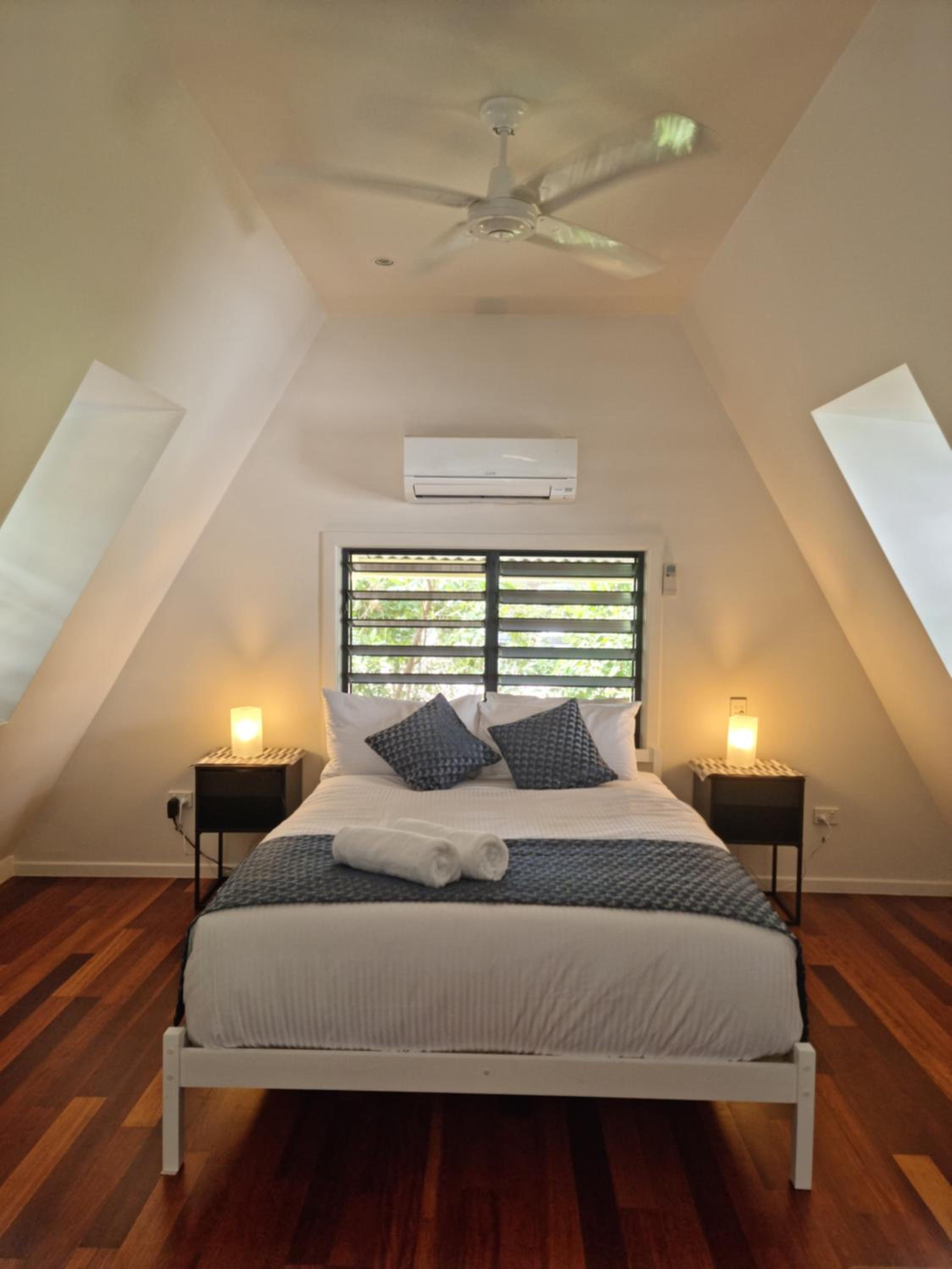 Canopy 5 Chalet
