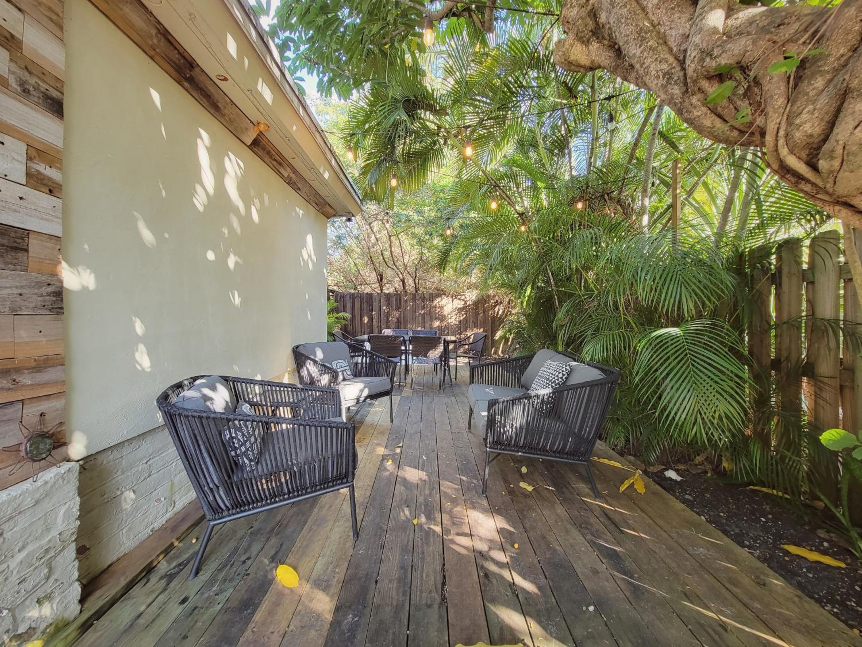 The Captain's Quarters - Home & Guesthouse