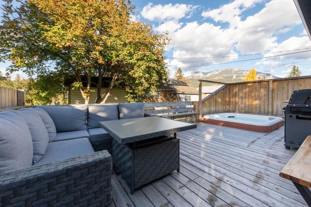 Golden Vacations - Knotty Pine Lodge - Property Image 19