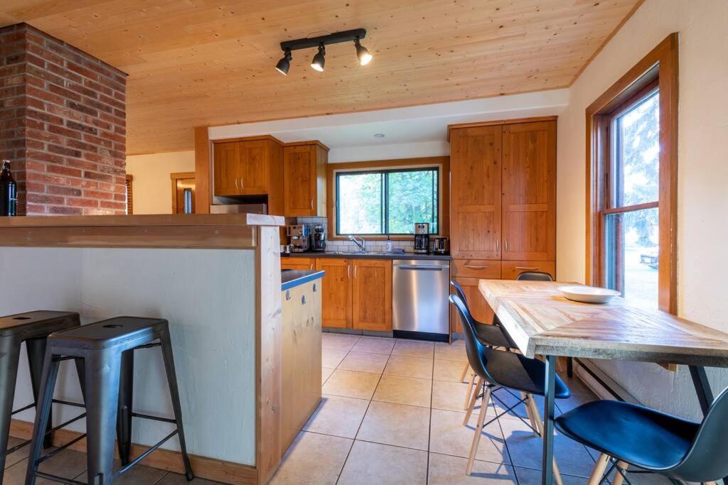 Golden Vacations - Knotty Pine Lodge - Property Image 17