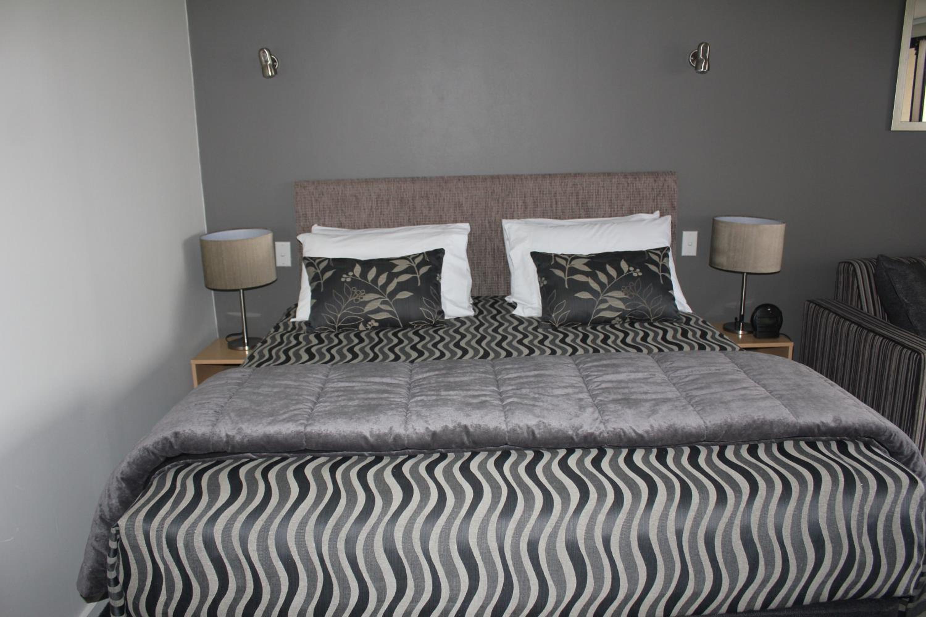 Edgewater Motor Lodge