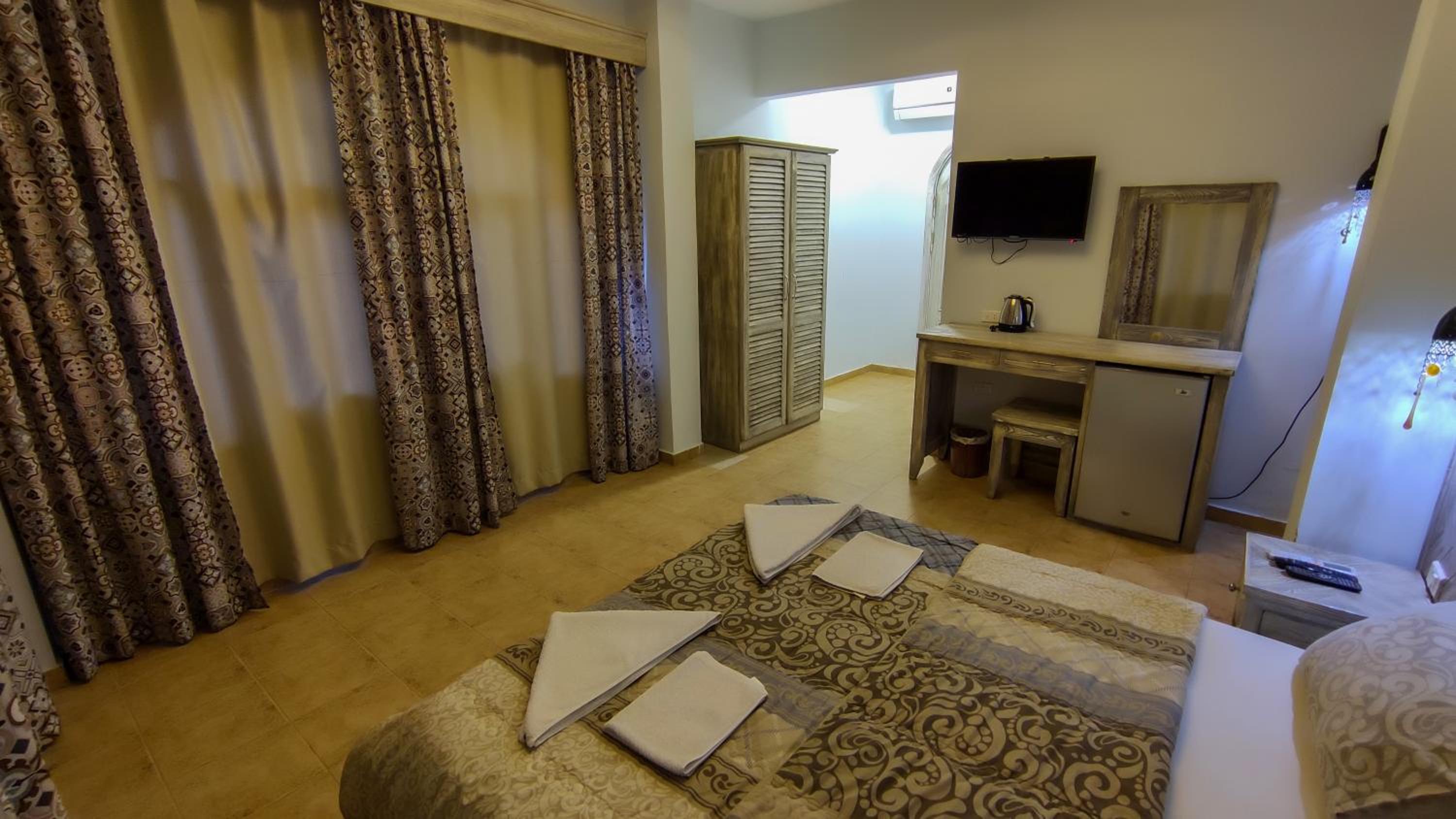 Shams Hotel & Dive Centre