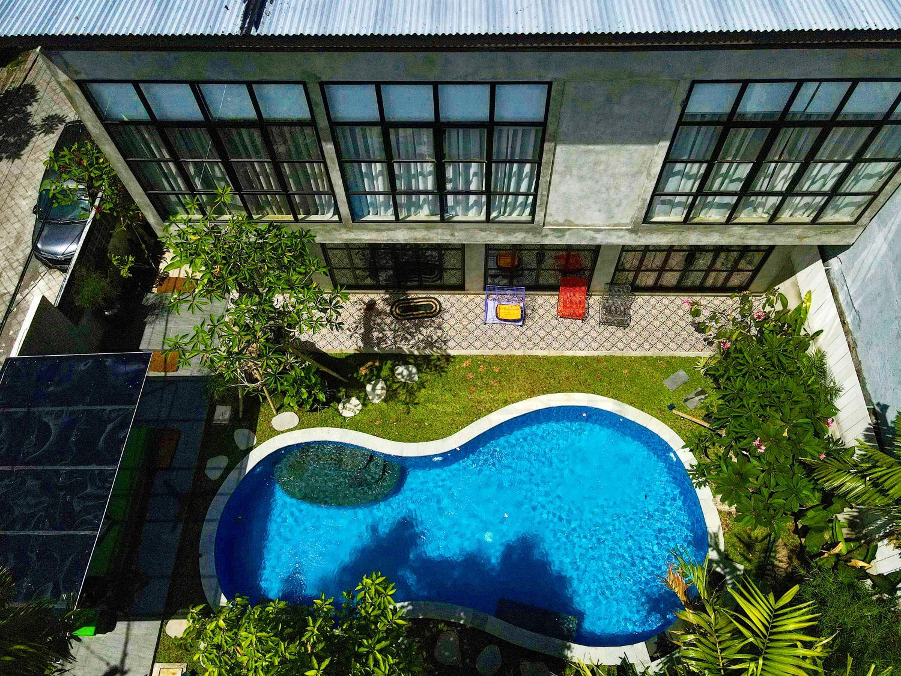 Rumah Hadeka Petitenget view 2