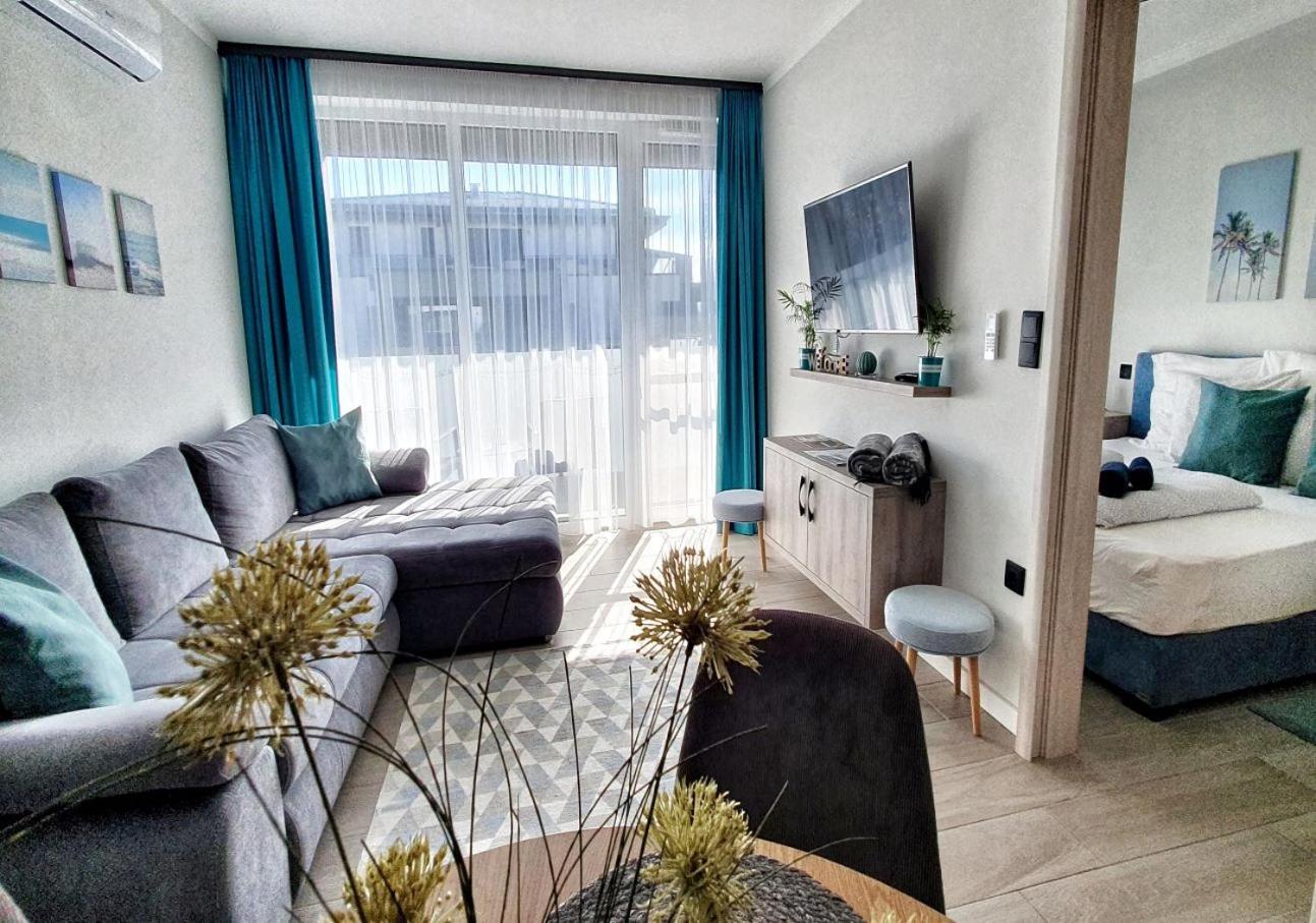 Marina Apartment by Dora view 4