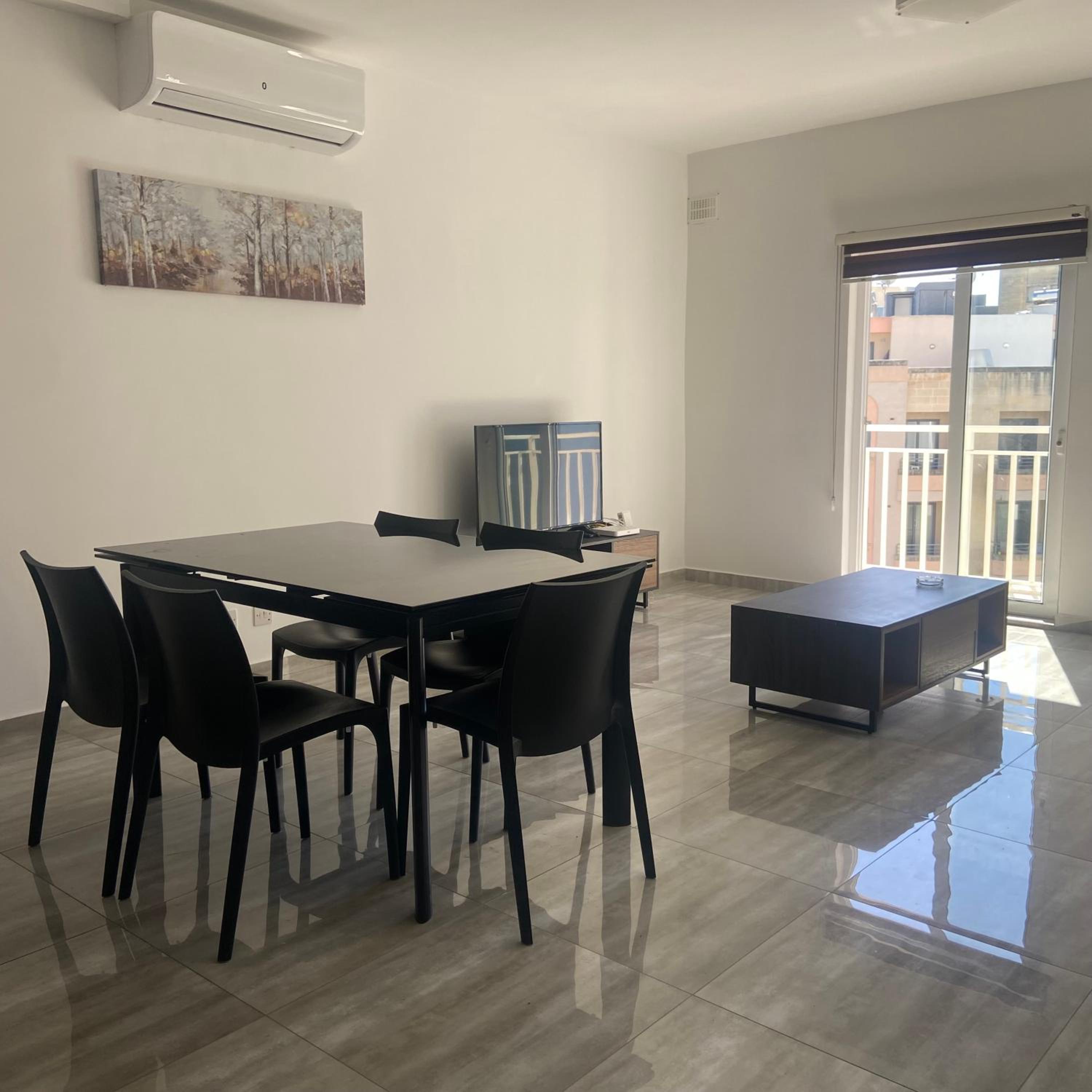 F10 Room 1, Private Double room with private bathroom in shared Flat photo 2