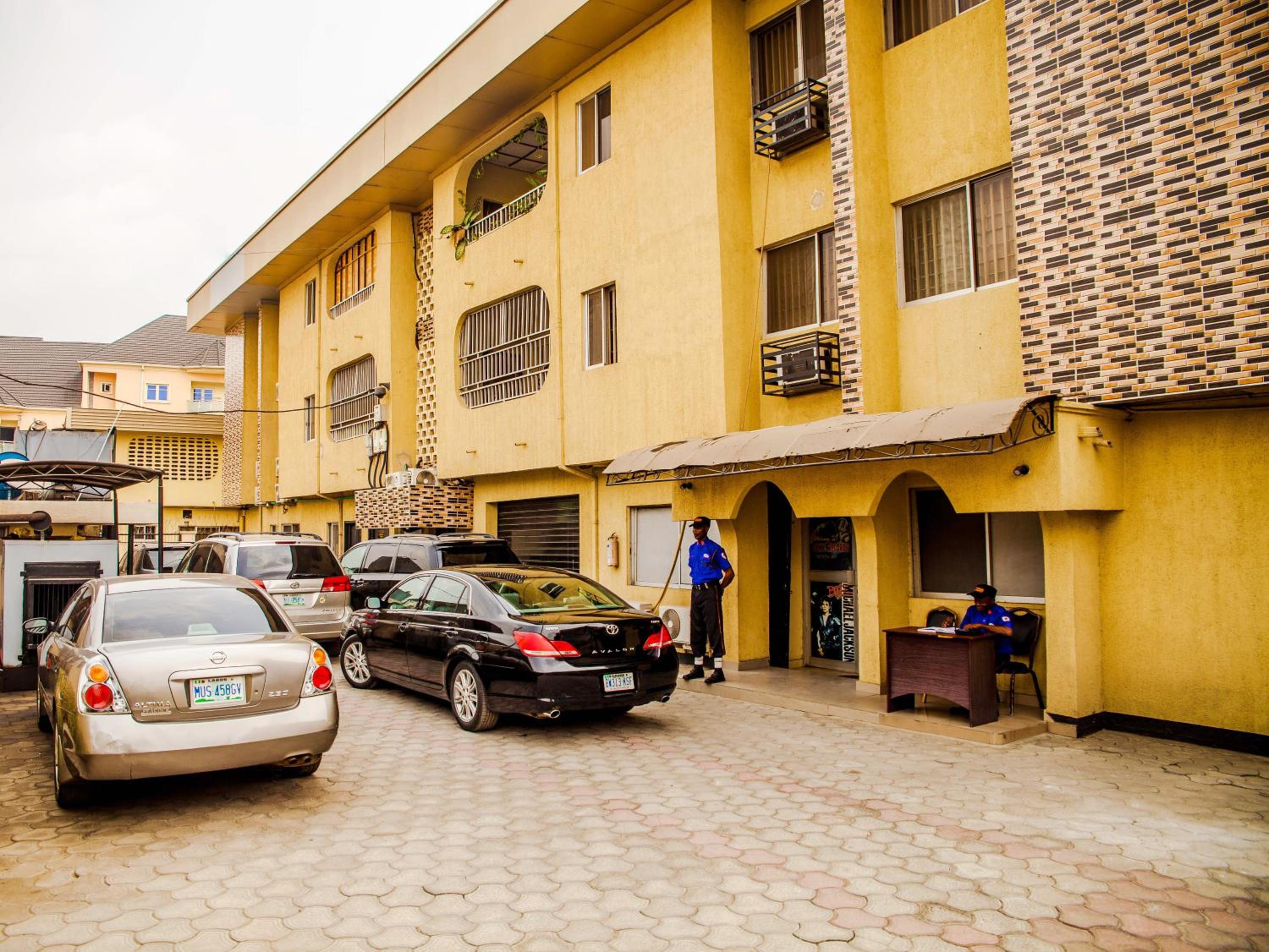Tobby Royal Suites view 2