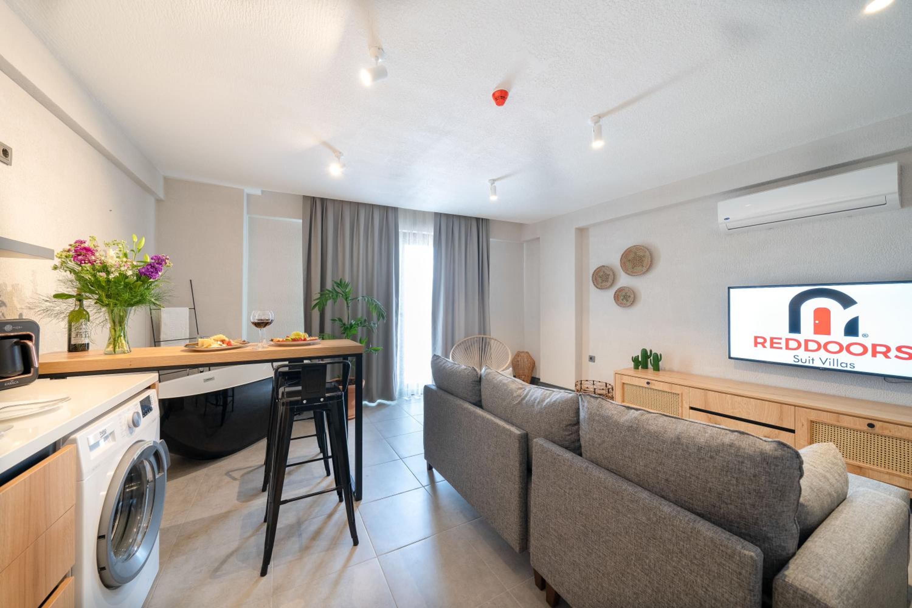 Reddoors Suites Deniz Manzaralı - Image 25