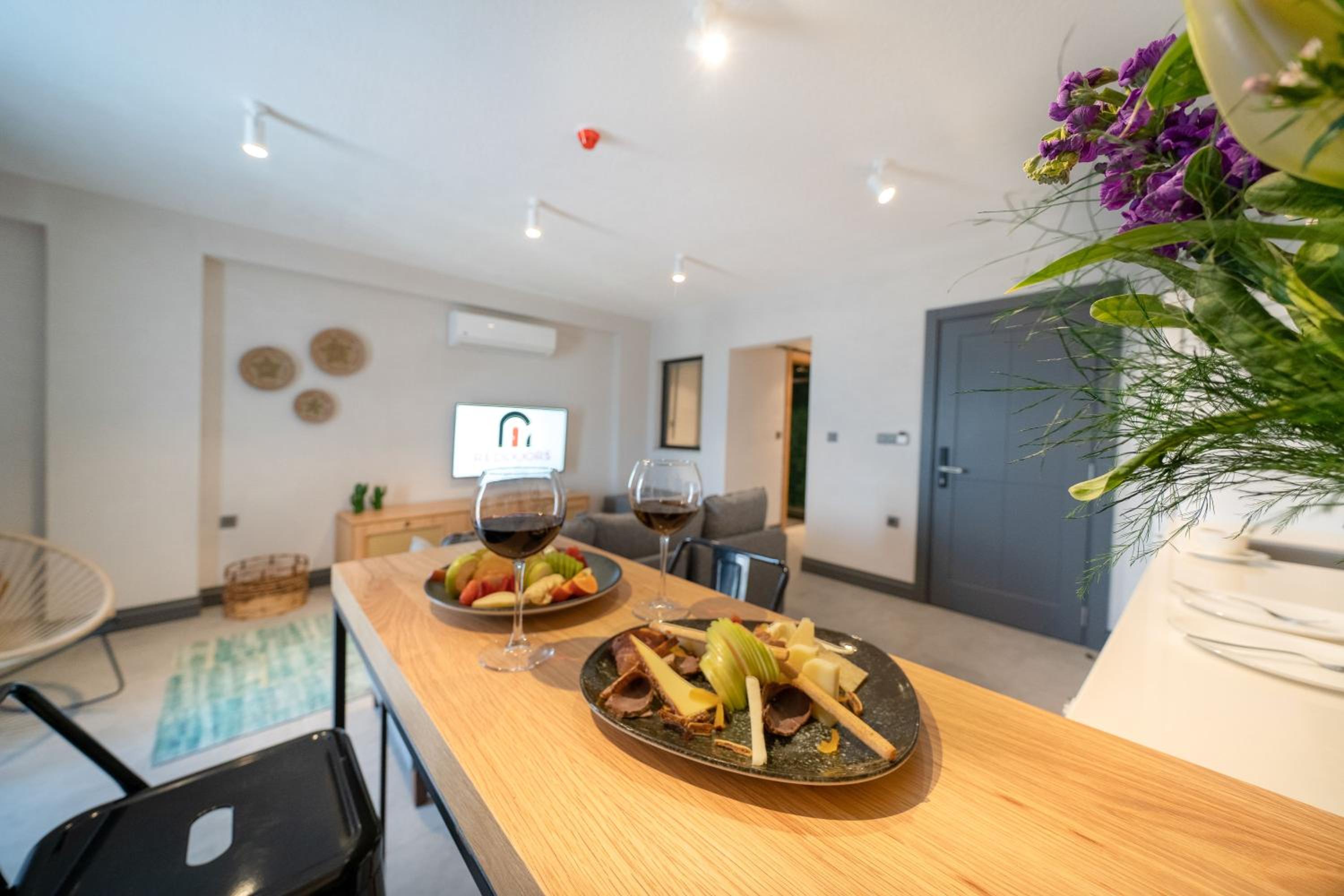 Reddoors Suites Deniz Manzaralı - Image 31