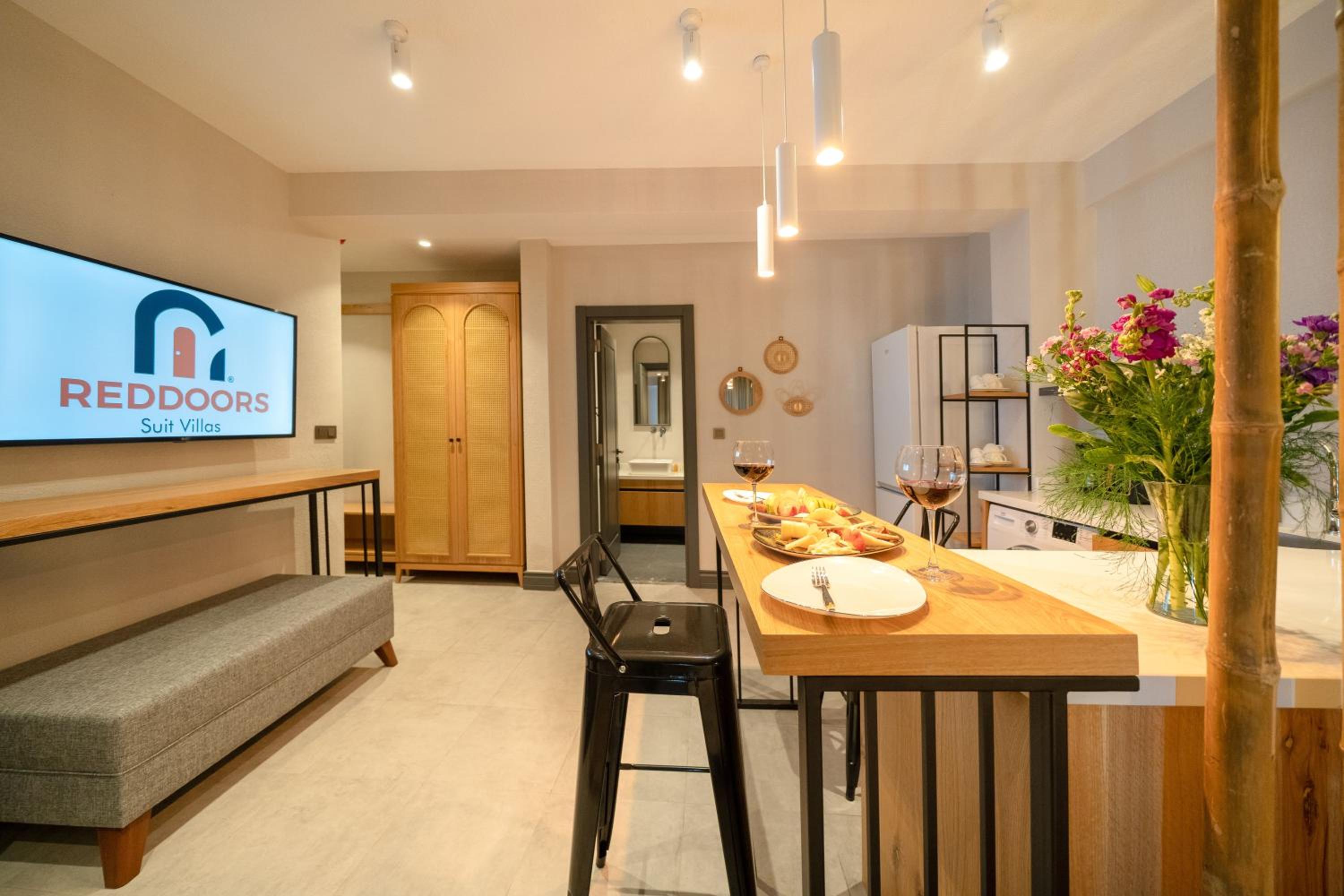 Reddoors Suites Deniz Manzaralı - Image 7