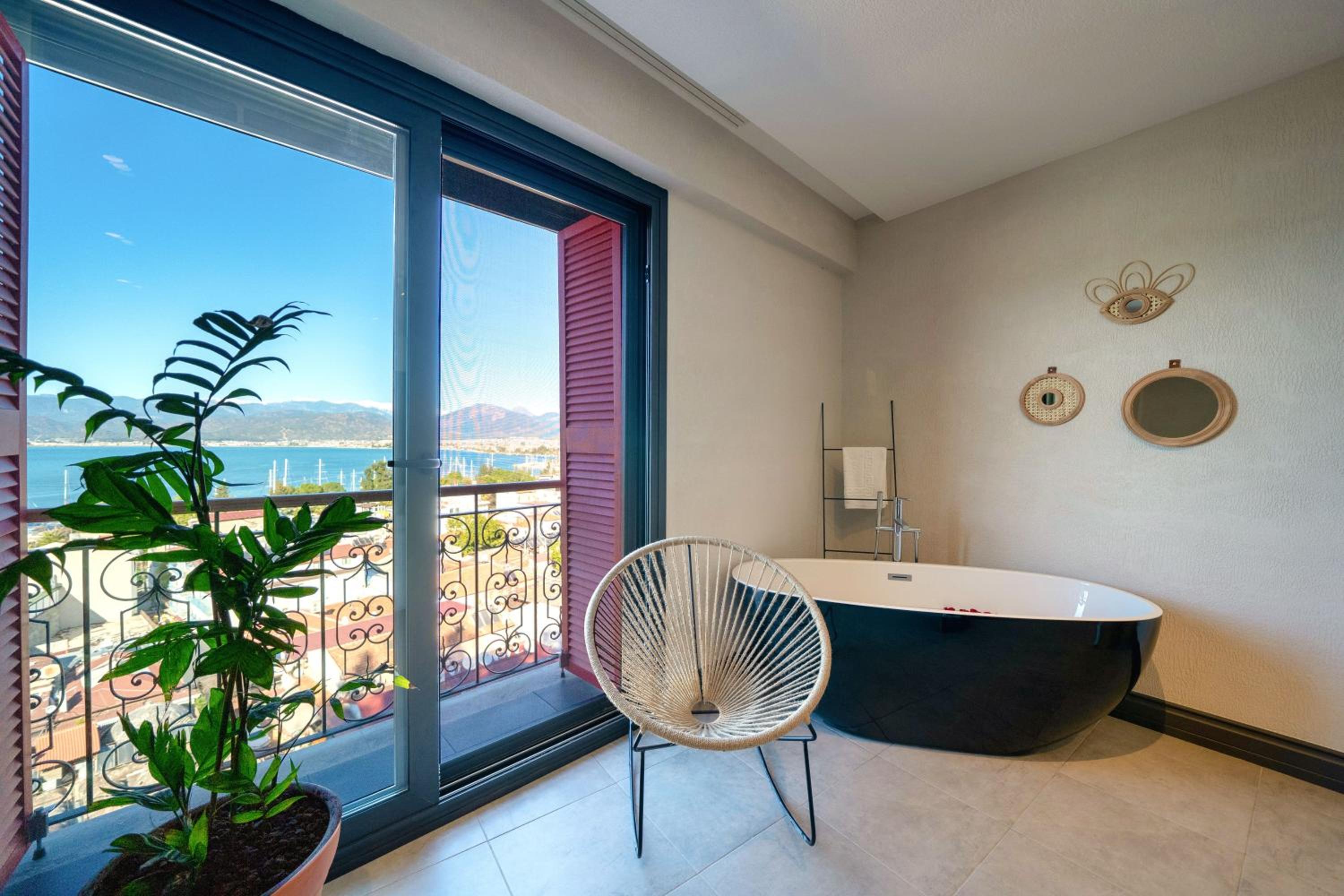 Reddoors Suites Deniz Manzaralı - Image 22