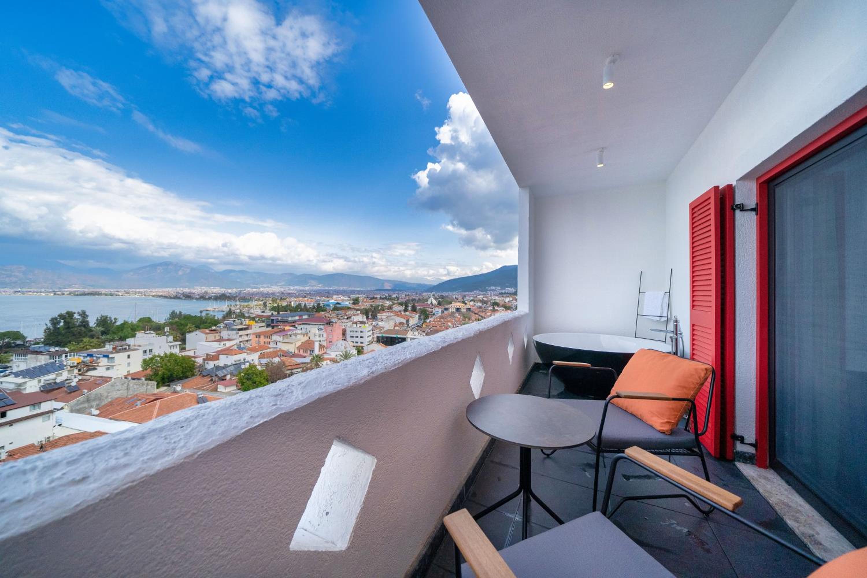 Reddoors Suites Deniz Manzaralı - Image 41
