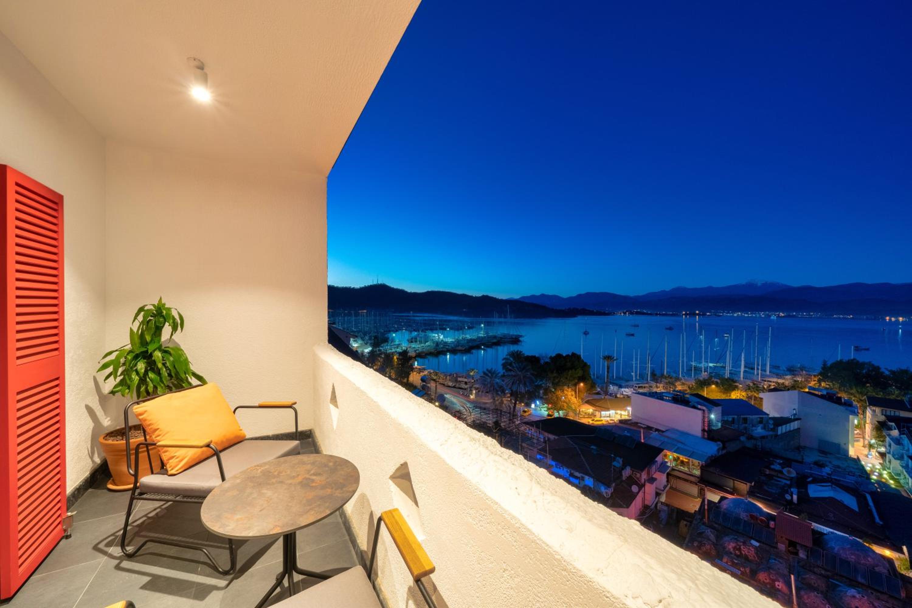 Reddoors Suites Deniz Manzaralı - Image 61