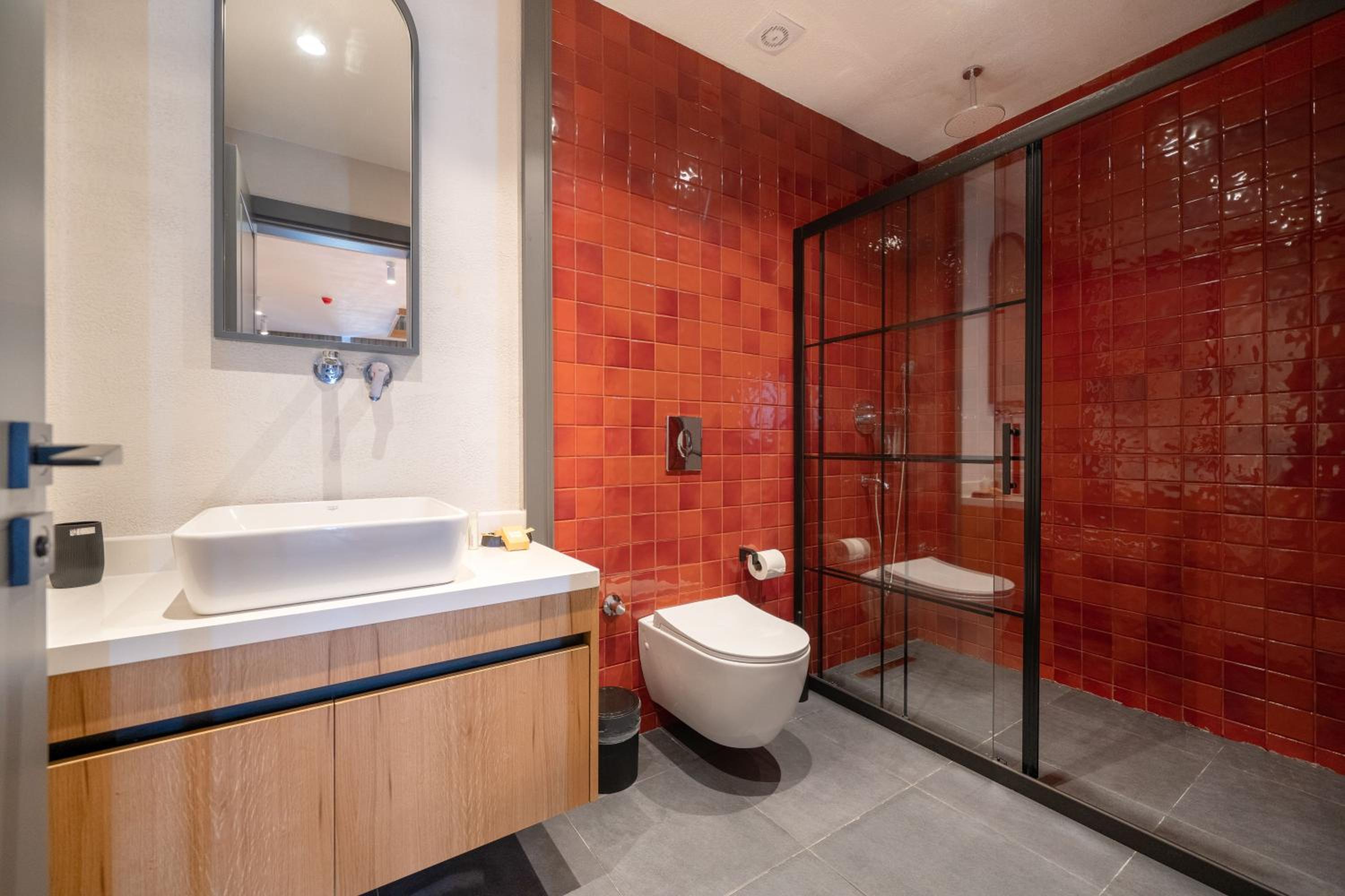 Reddoors Suites Deniz Manzaralı - Image 12