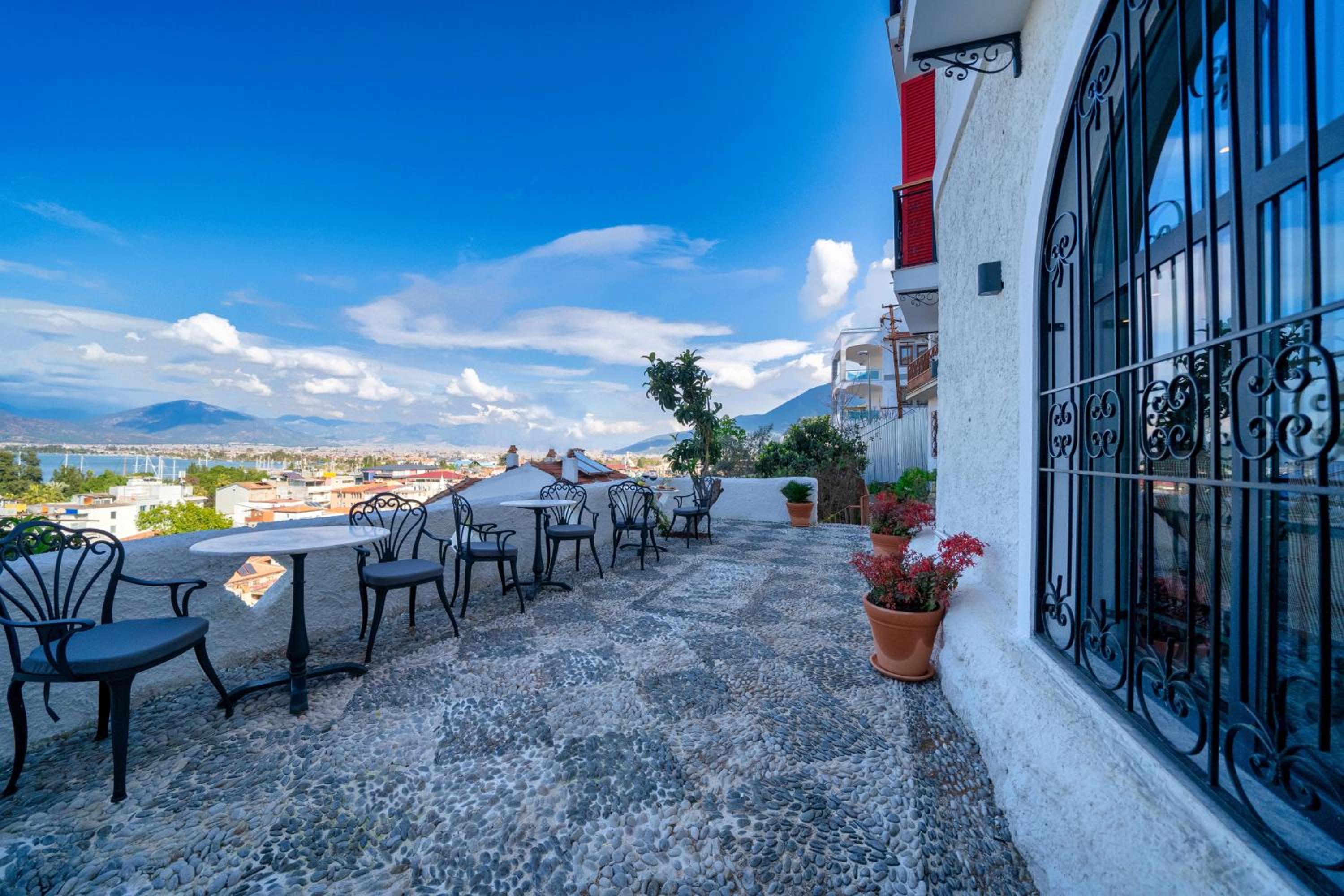 Reddoors Suites Deniz Manzaralı - Image 19