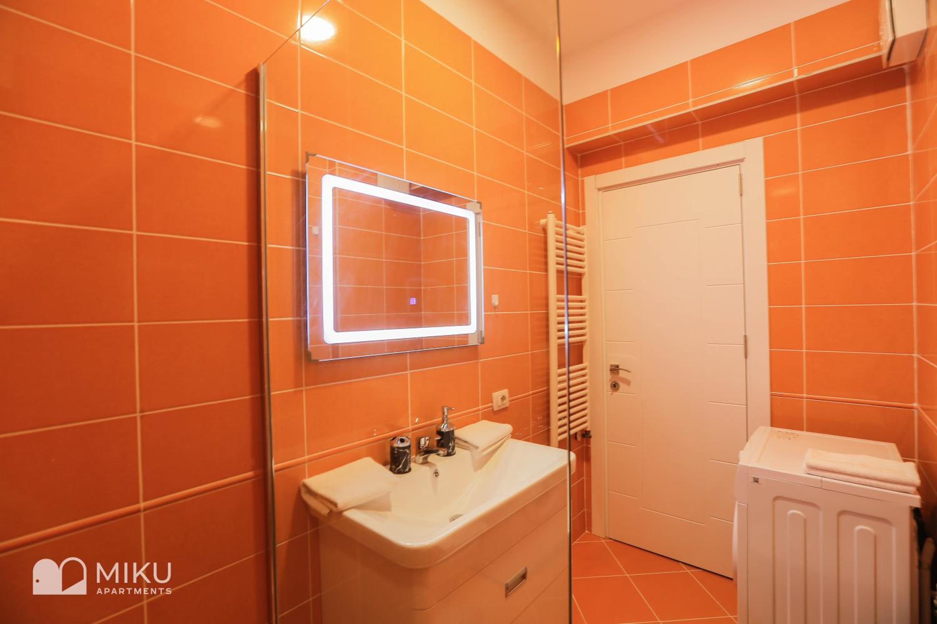 Miku Apartment - Perfect 1Bedroom At Komuna e Parisit