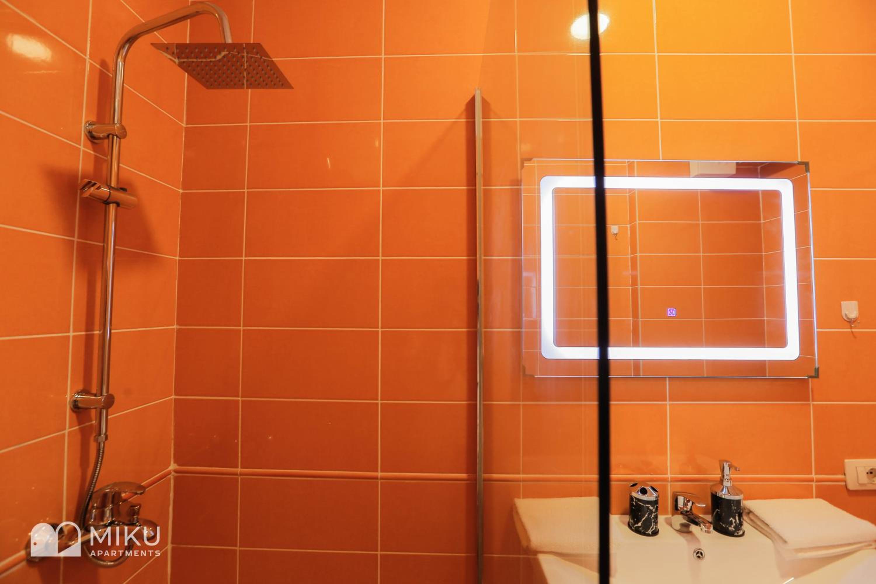 Miku Apartment - Perfect 1Bedroom At Komuna e Parisit
