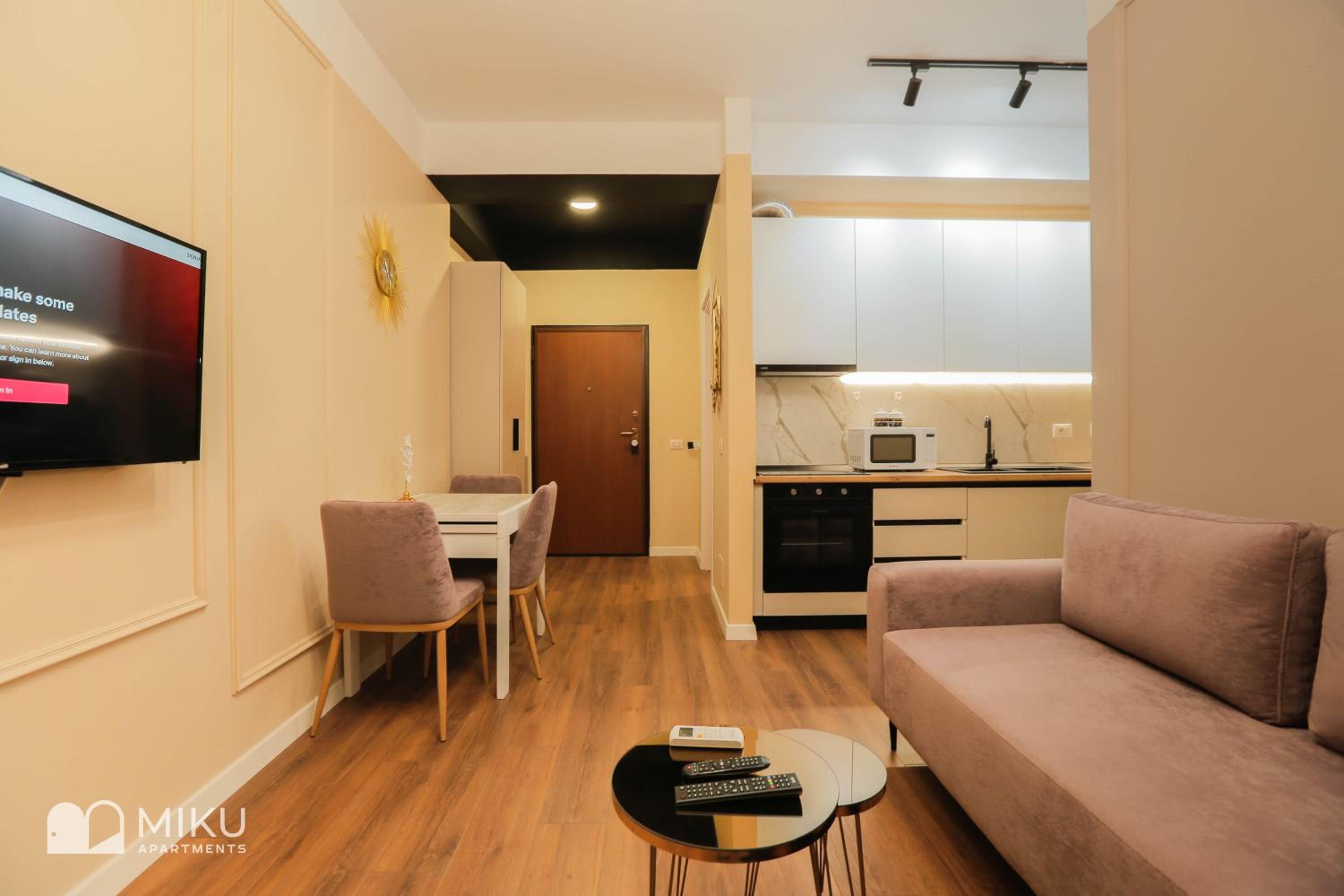 Miku Apartment - Perfect 1Bedroom At Komuna e Parisit